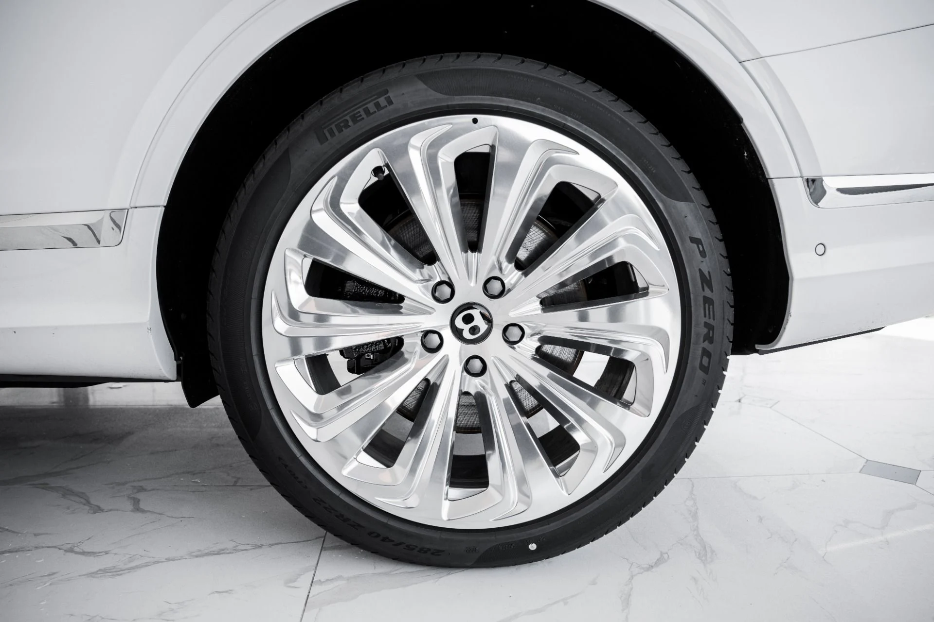 mph010_1429990731_Used_2023_Bentley_Bentayga_Azure_1673896555_08ee43b5d9