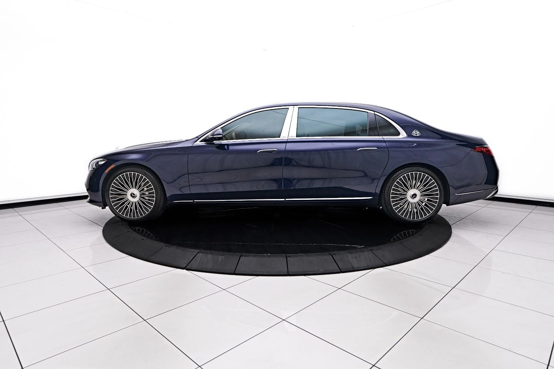 mph010_1439499259_Used_2023_Mercedes_Benz_S_Class_Maybach_S_580_1755633550_0305e078b5