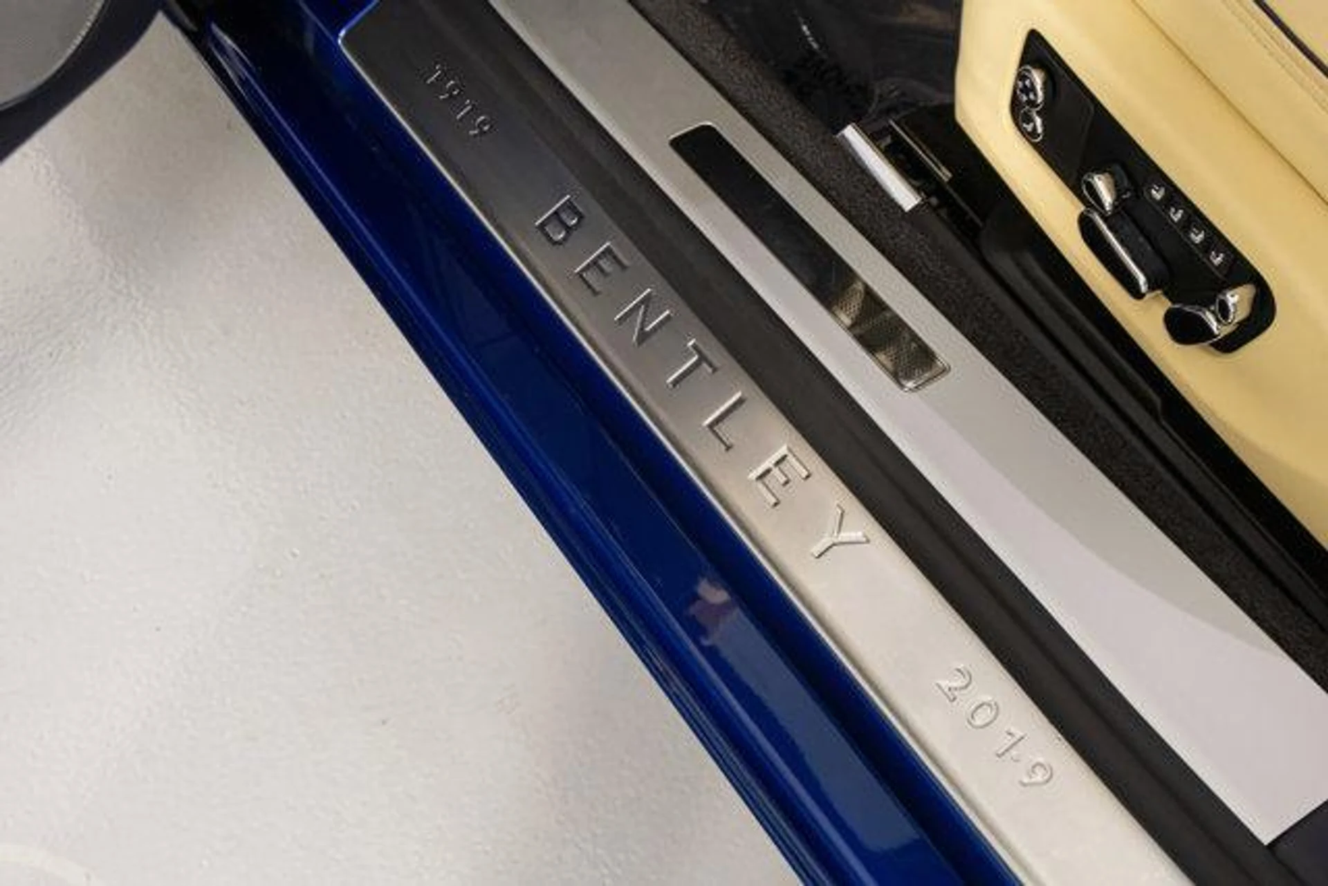 mph010_1447587146_hnx_O_Iuaz_Wf7a_B_Xk_Zt_Om0_DQYNBM_206884e13b