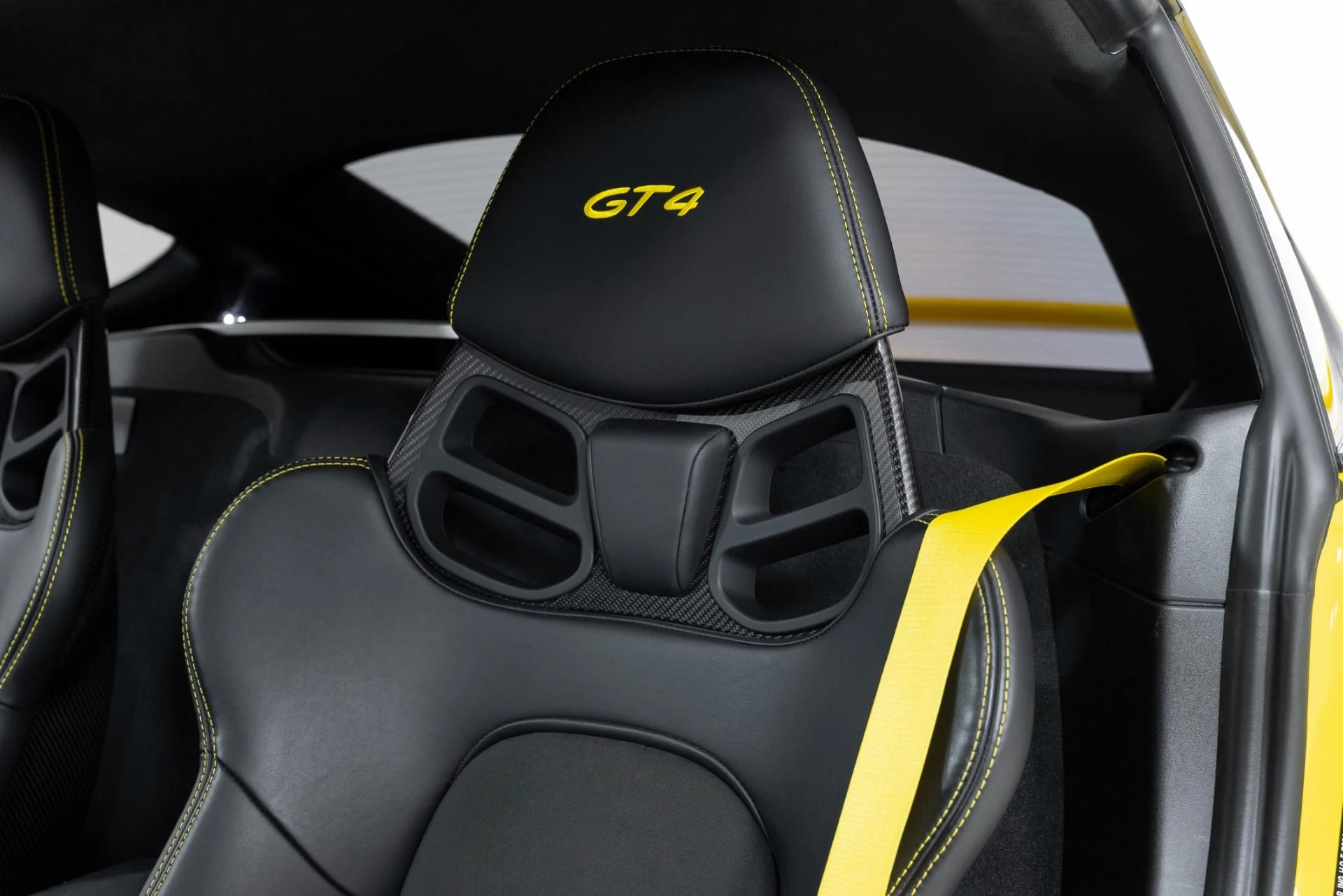 mph010_145843729_Used_2022_Porsche_718_Cayman_GT_4_1769546035_0a91befe23