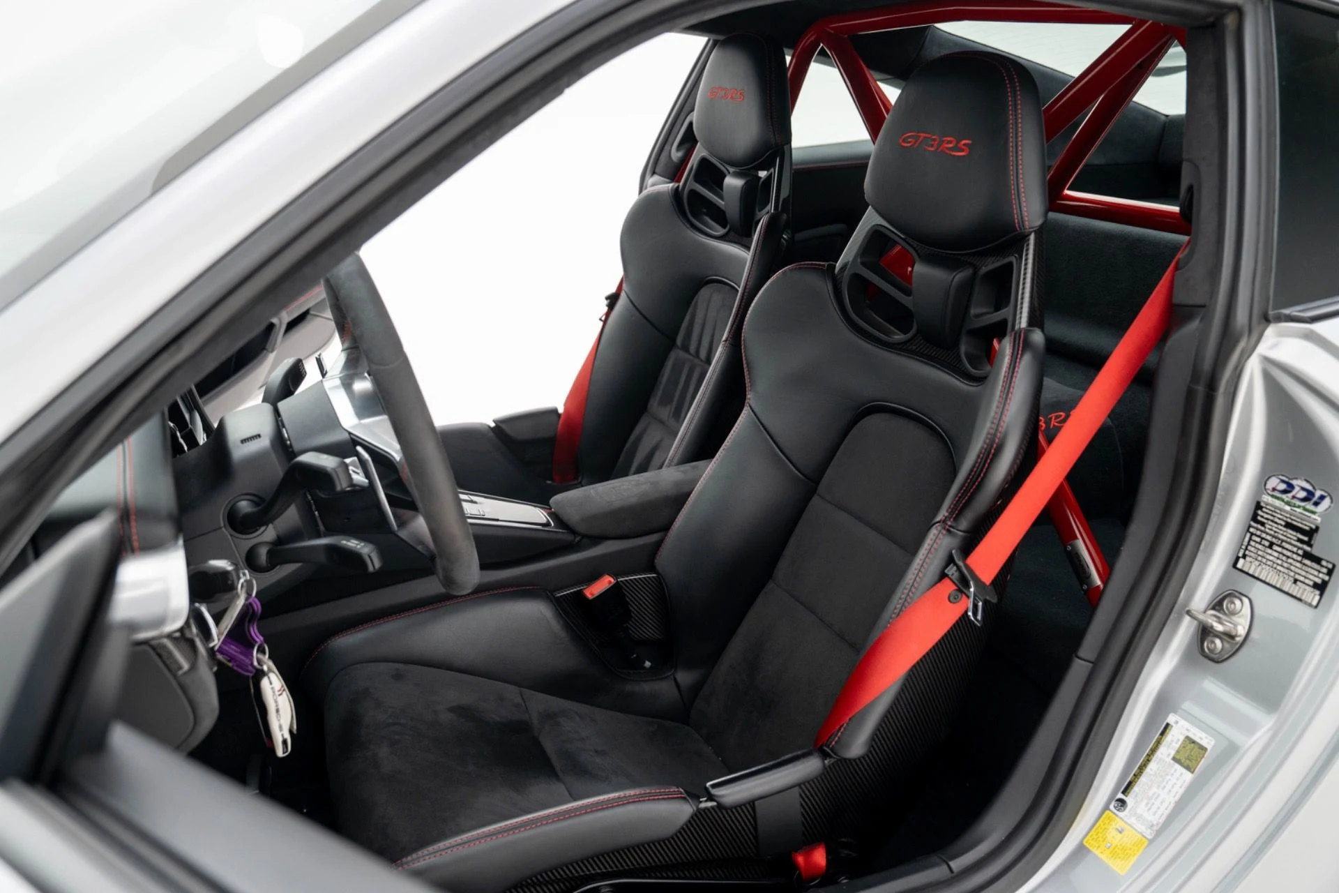 mph010_1466517949_Used_2016_Porsche_911_GT_3_RS_1779139297_5e2fc4215f