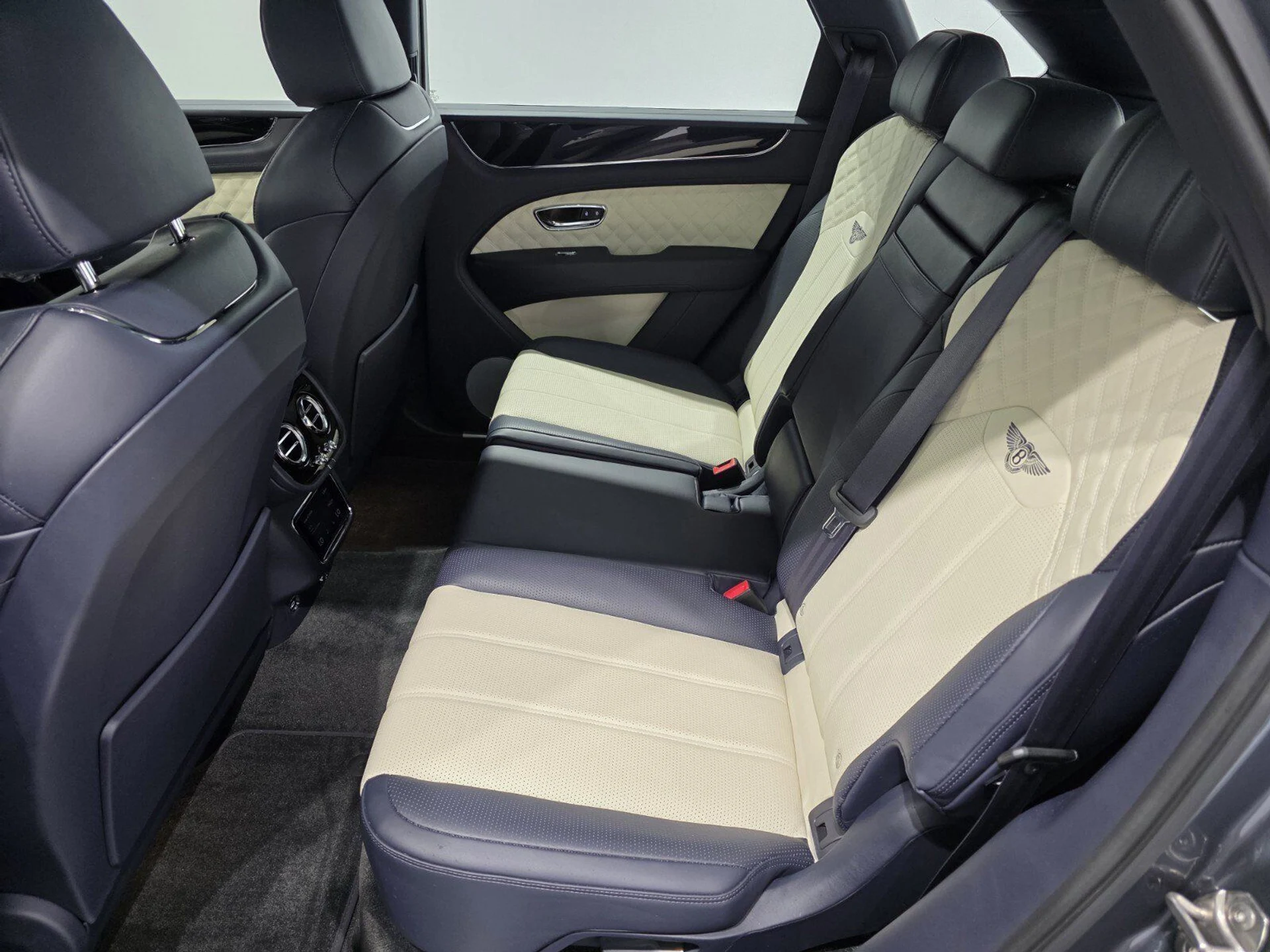 mph010_147053211_cd2a1cb3a4baf1245ae54aee6f7e50b9_11e858b58e