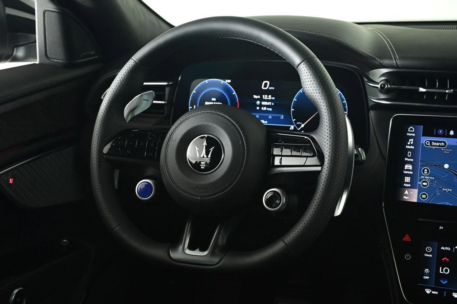 mph010_1474074188_used_2025_maserati_grecale_base_11350_22975672_10_1024_e9edf66ab0