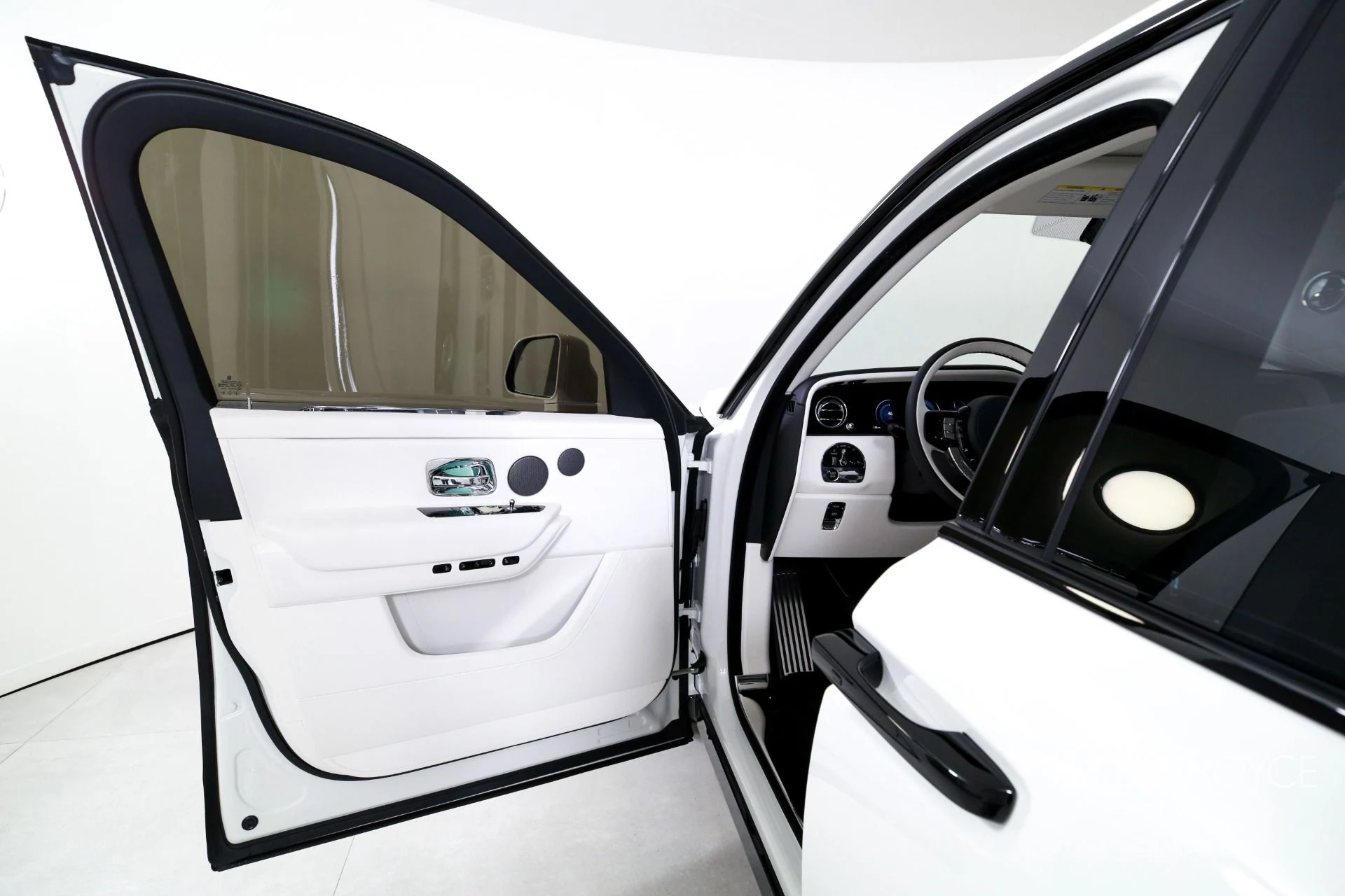 mph010_1477748876_Used_2026_Rolls_Royce_Cullinan_1769450617_65123ecd8b