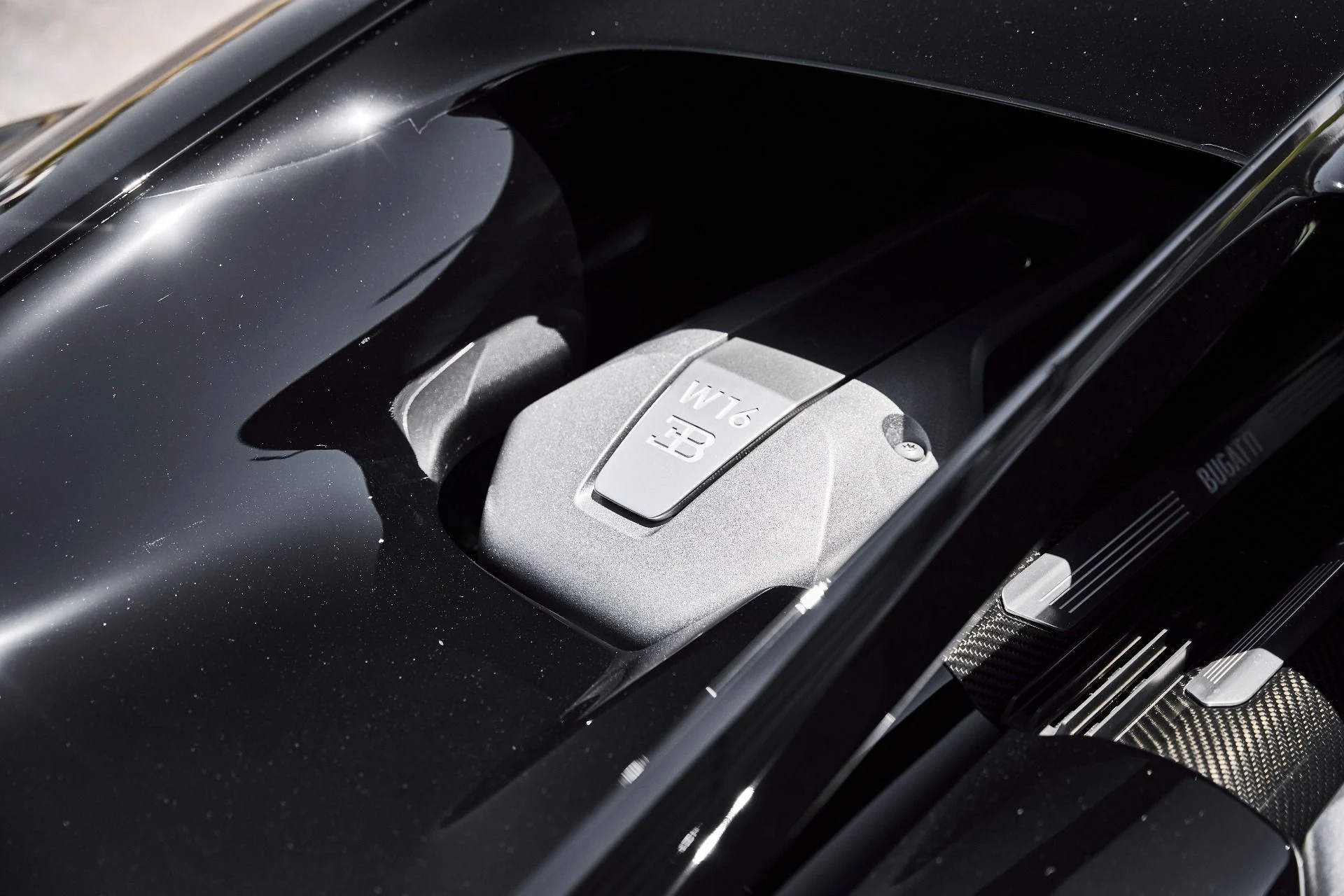 mph010_1481686228_Used_2018_Bugatti_Chiron_1778632876_07c4b8fdca
