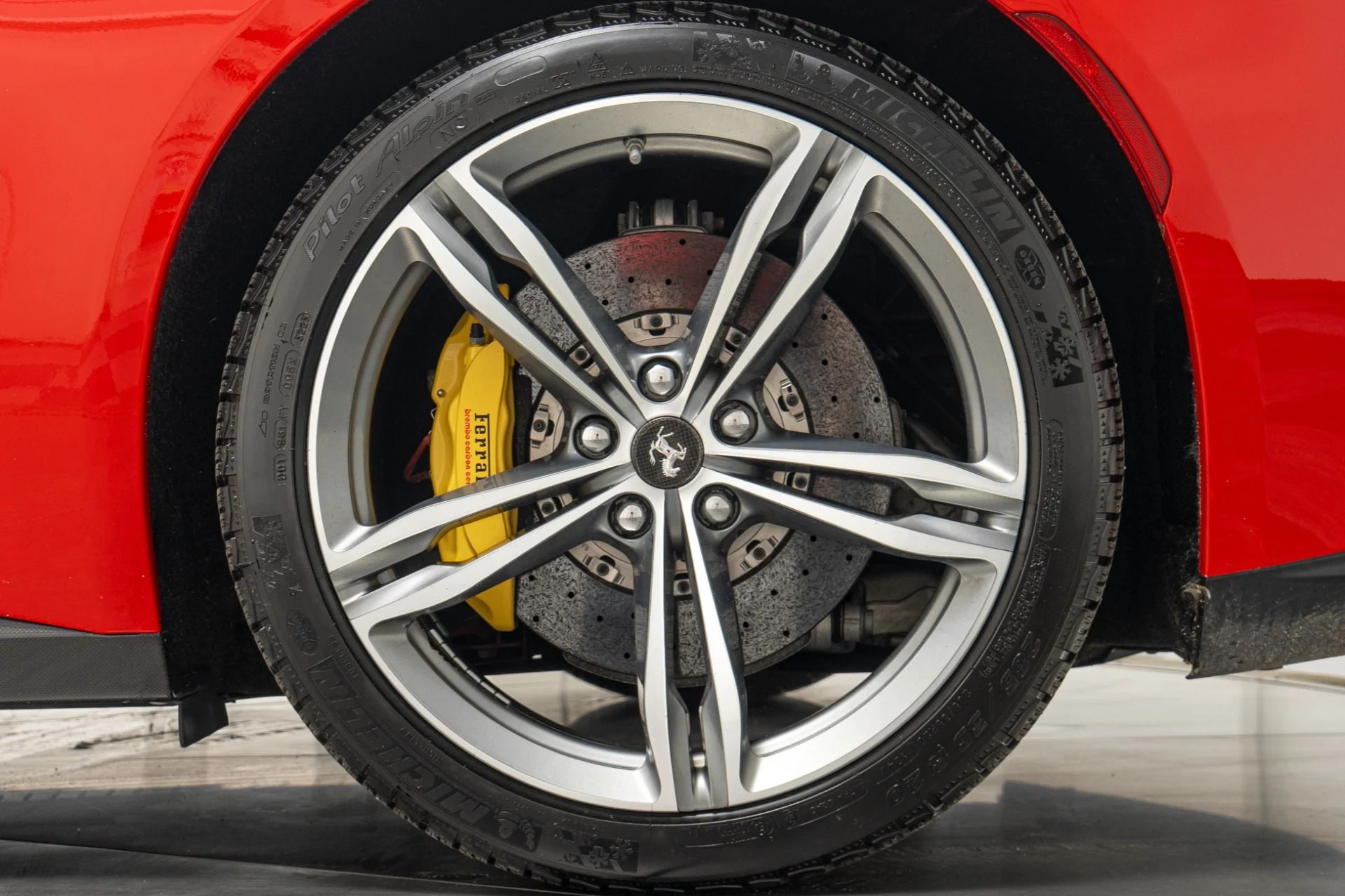 mph010_1483558824_Used_2020_Ferrari_GTC_4_Lusso_V12_Power_Passenger_Display_Carbon_Fiber_Interior_Trim_1776369259_d3c1abde0a