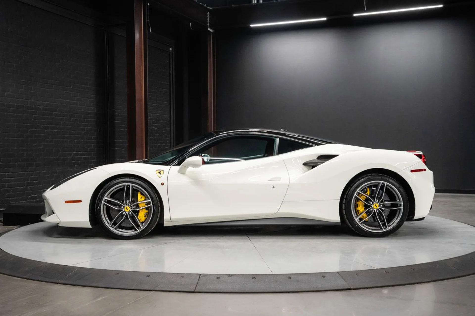 mph010_1490624029_ferrari_488_gtb_2018_8c139ae605