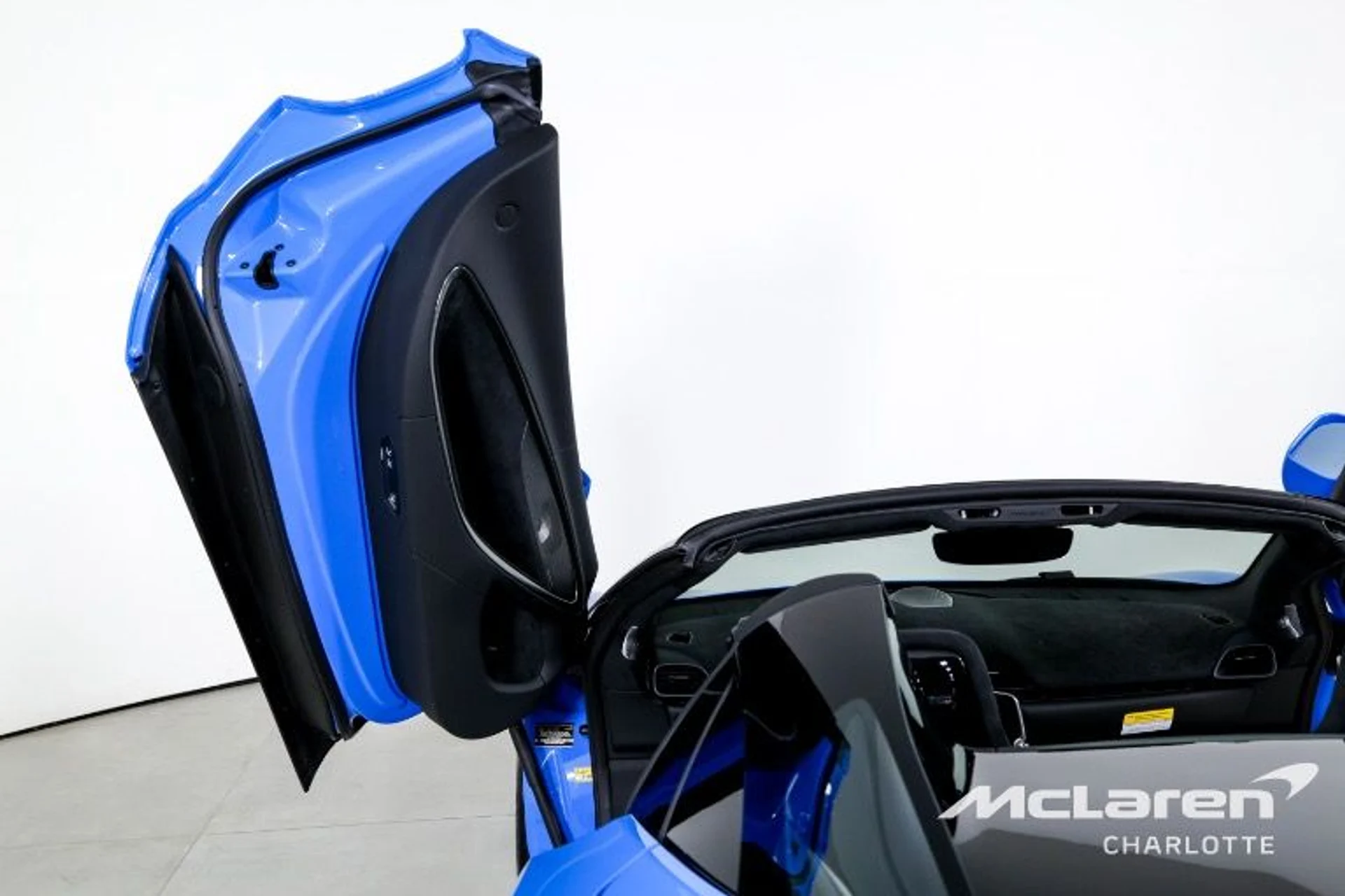 mph010_1491710612_New_2025_Mc_Laren_Artura_Spider_Tech_Lux_10c62fef81