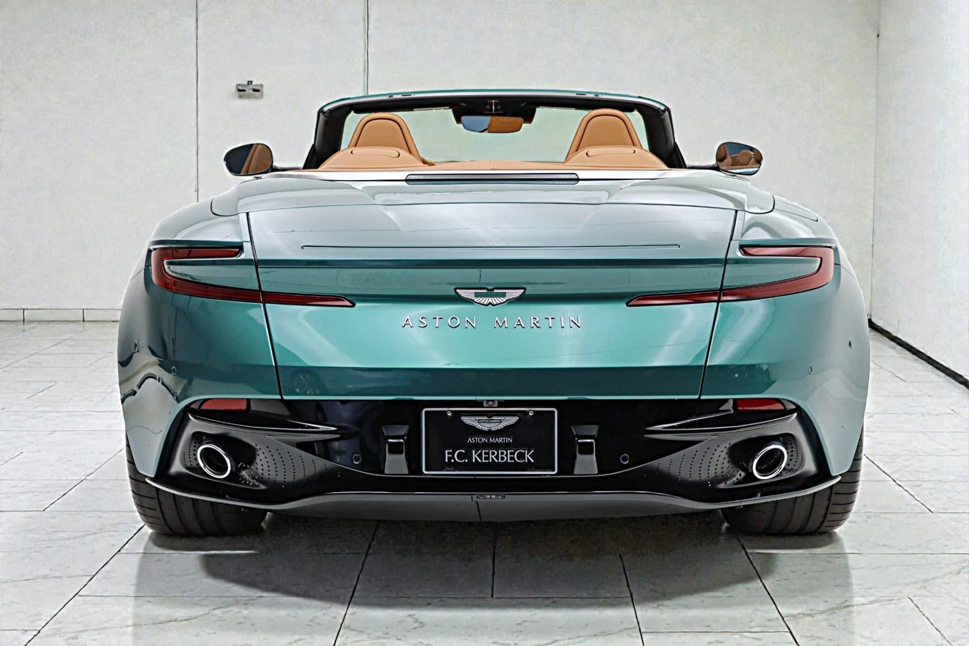 mph010_1492201031_New_2026_Aston_Martin_DB_12_Volante_23b9d8b68f