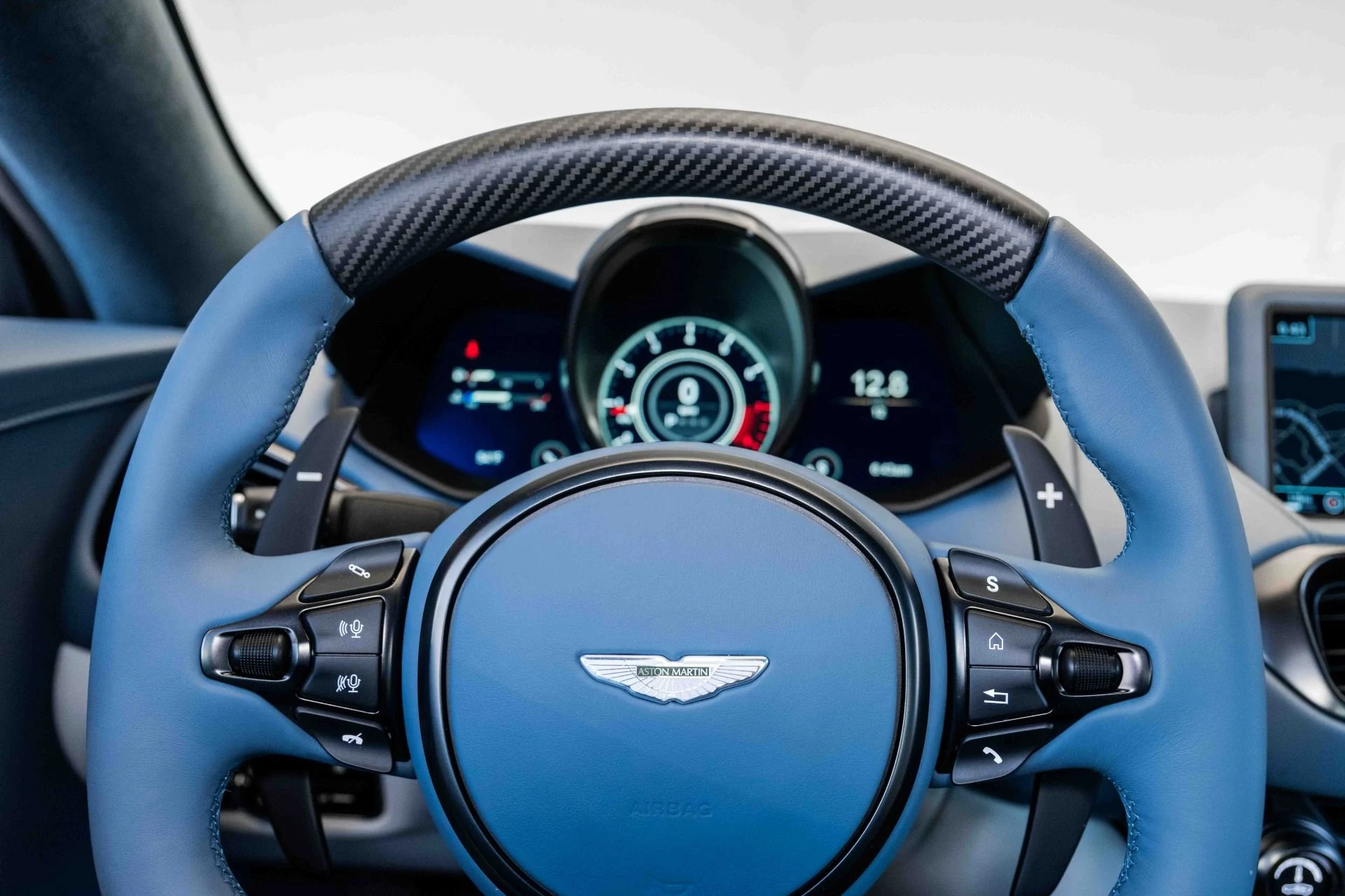 mph010_1492244102_Used_2023_Aston_Martin_Vantage_V8_Coupe_1699283559_a01e8457f6