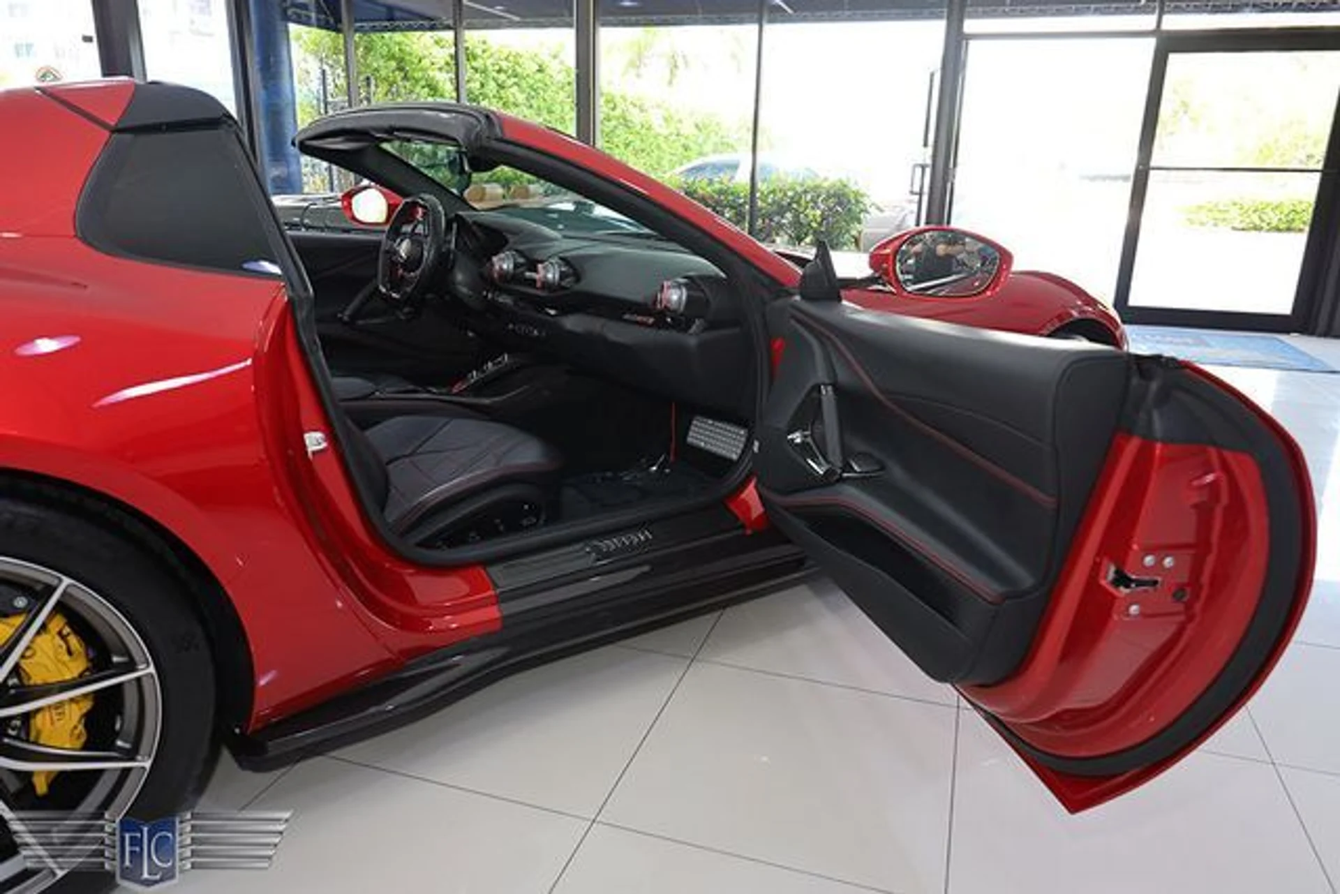 mph010_1498011142_used_2021_ferrari_812_gts_convertible_6305_23078569_15_640_5a887181a2
