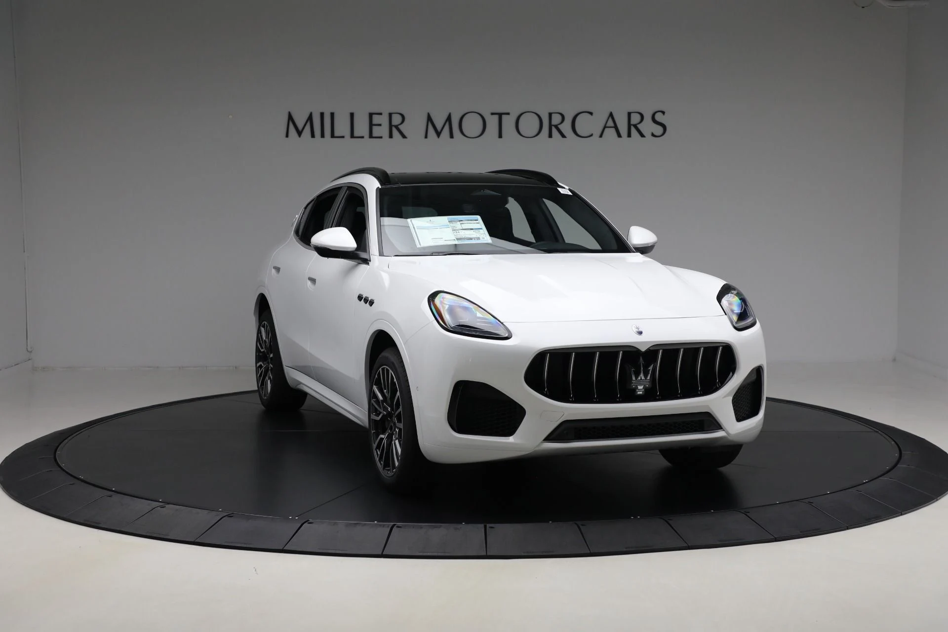 mph010_149892287_New_2025_Maserati_Grecale_011bc15a5b