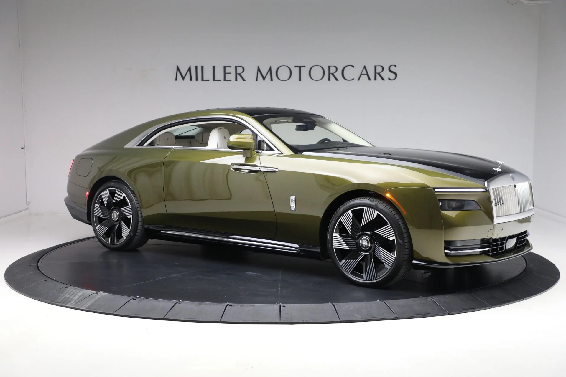 mph010_1511609816_Used_2025_Rolls_Royce_Spectre_a6ddb85d4e