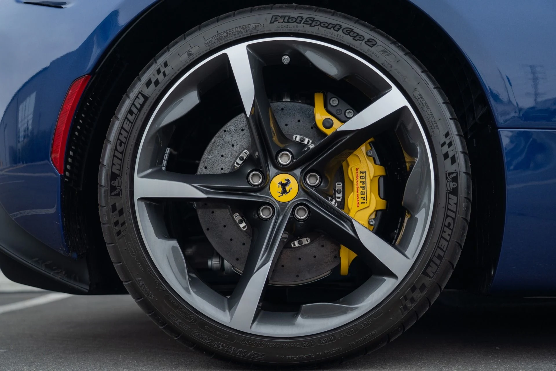 mph010_1522904356_Used_2023_Ferrari_SF_90_Stradale_1759957430_b32e08bd8e