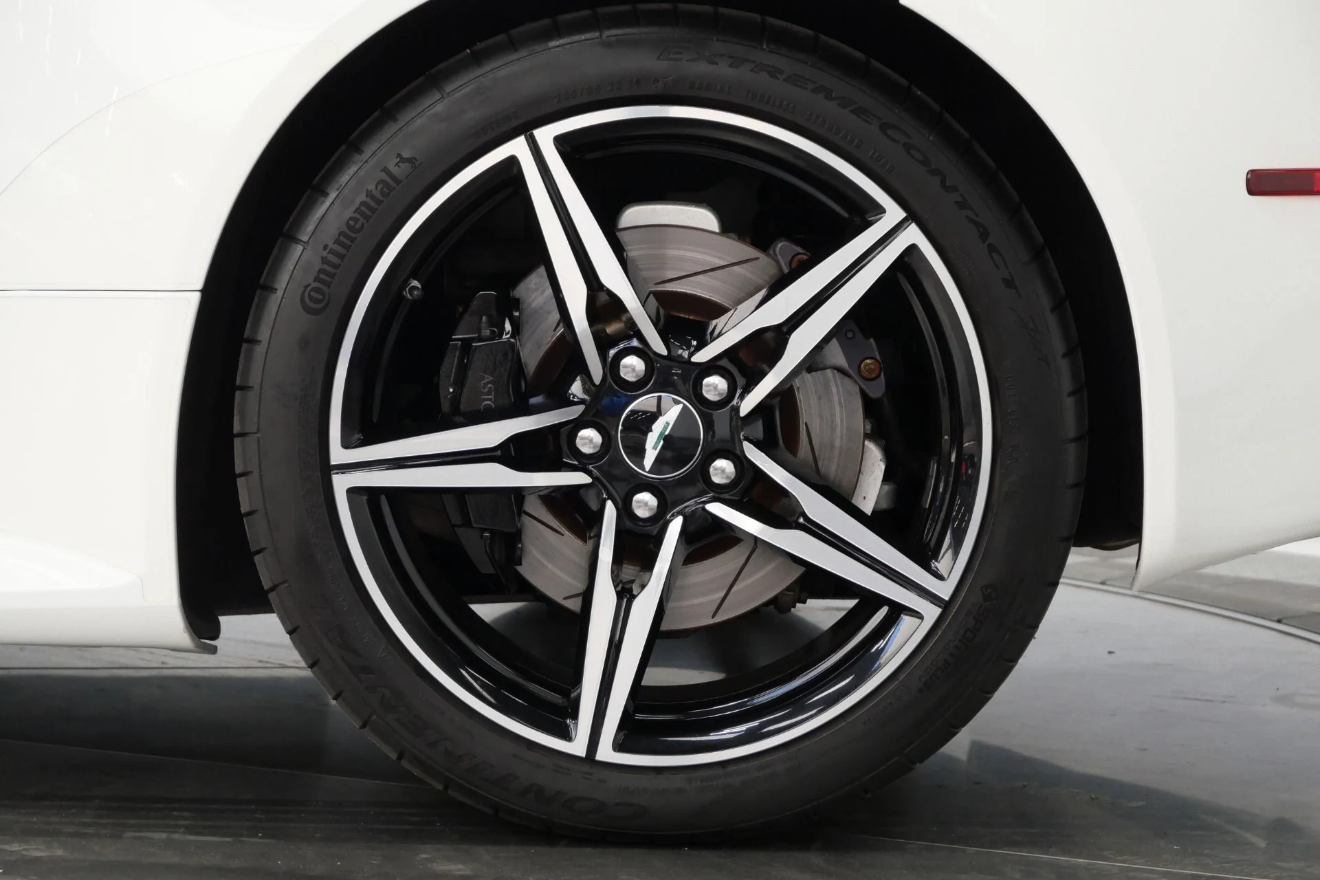 mph010_1530540175_Used_2016_Aston_Martin_V8_Vantage_GT_7_Speed_Manual_Low_Miles_Sport_Exhaust_1777396447_1e940006b7