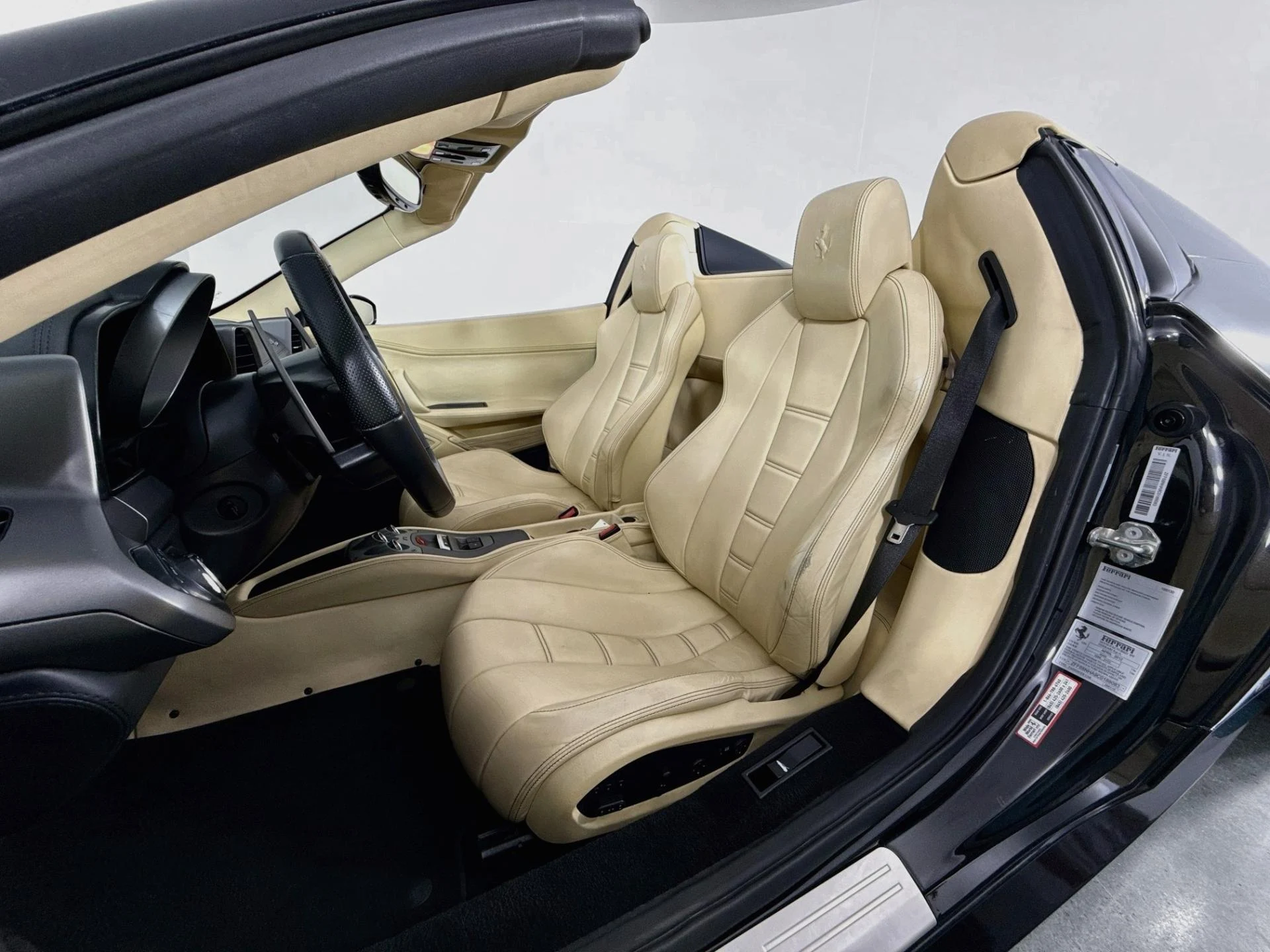 mph010_153761042_Used_2012_Ferrari_458_Spider_1790030282_9d23d8db95