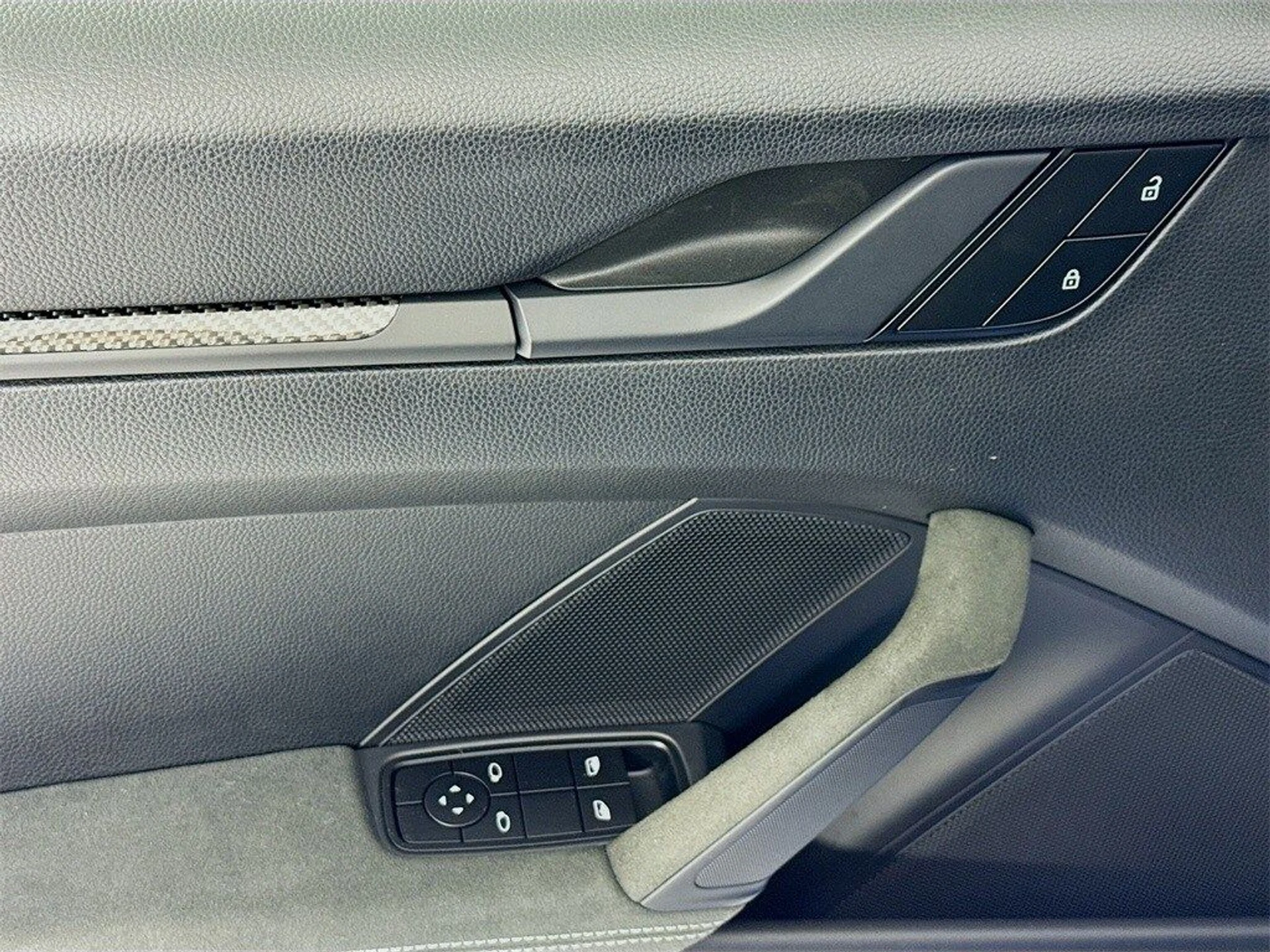 mph010_1539992013_cb32151ec679a0217f0999203b85db5cx_241fecd7a3