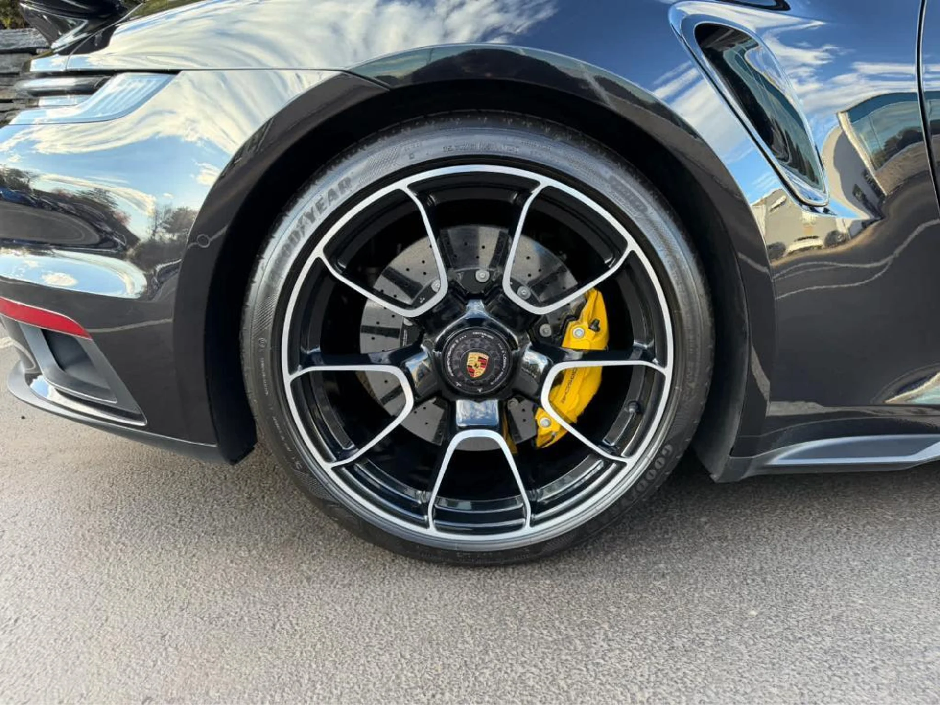 mph010_1540914579_w7_Se_SR_Vd0j_E_t3p_Yf4_Aw_Z_Rh_DN_Es_5bd52f5820