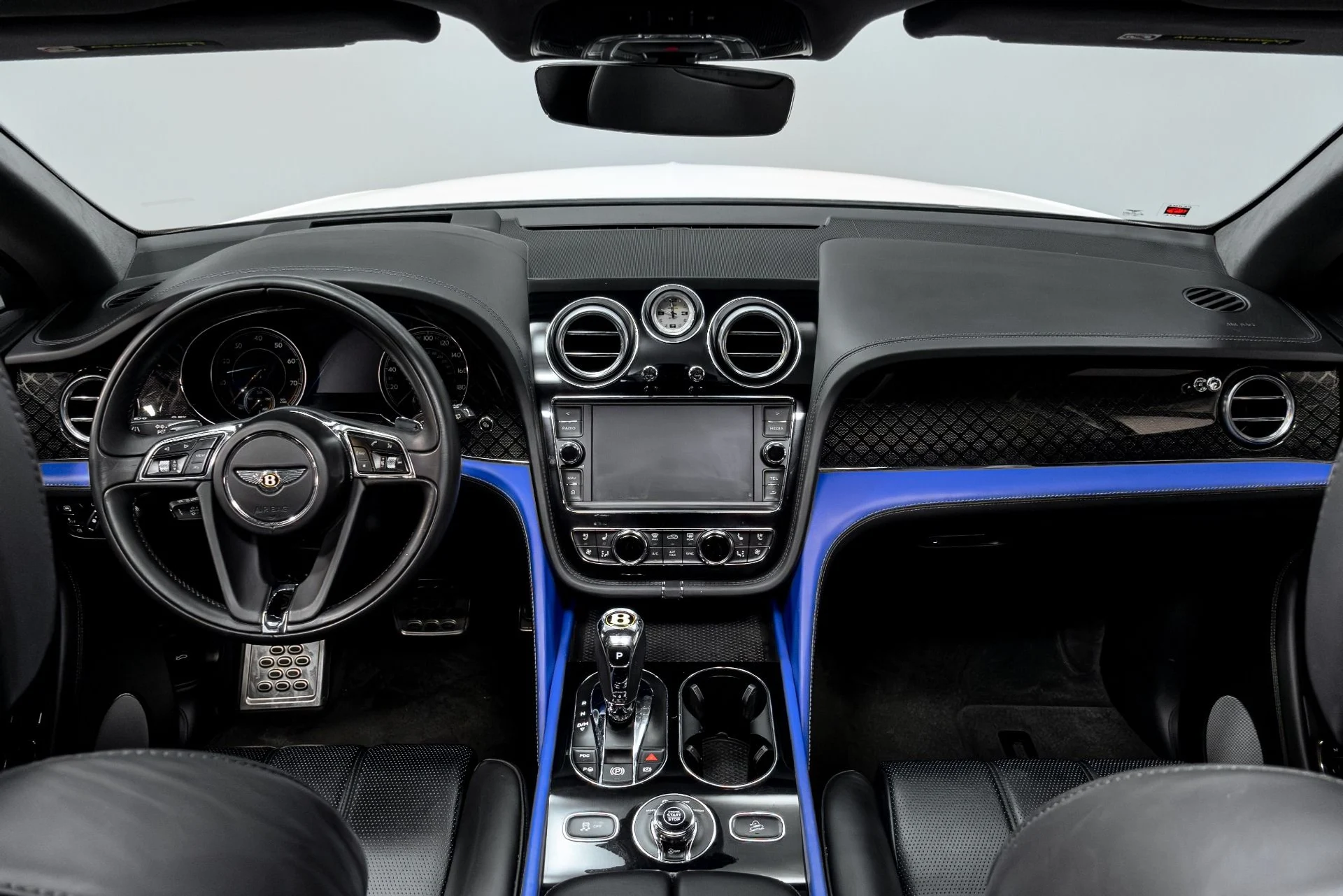 mph010_1547203794_Used_2020_Bentley_Bentayga_V8_1770245140_8a35b32346