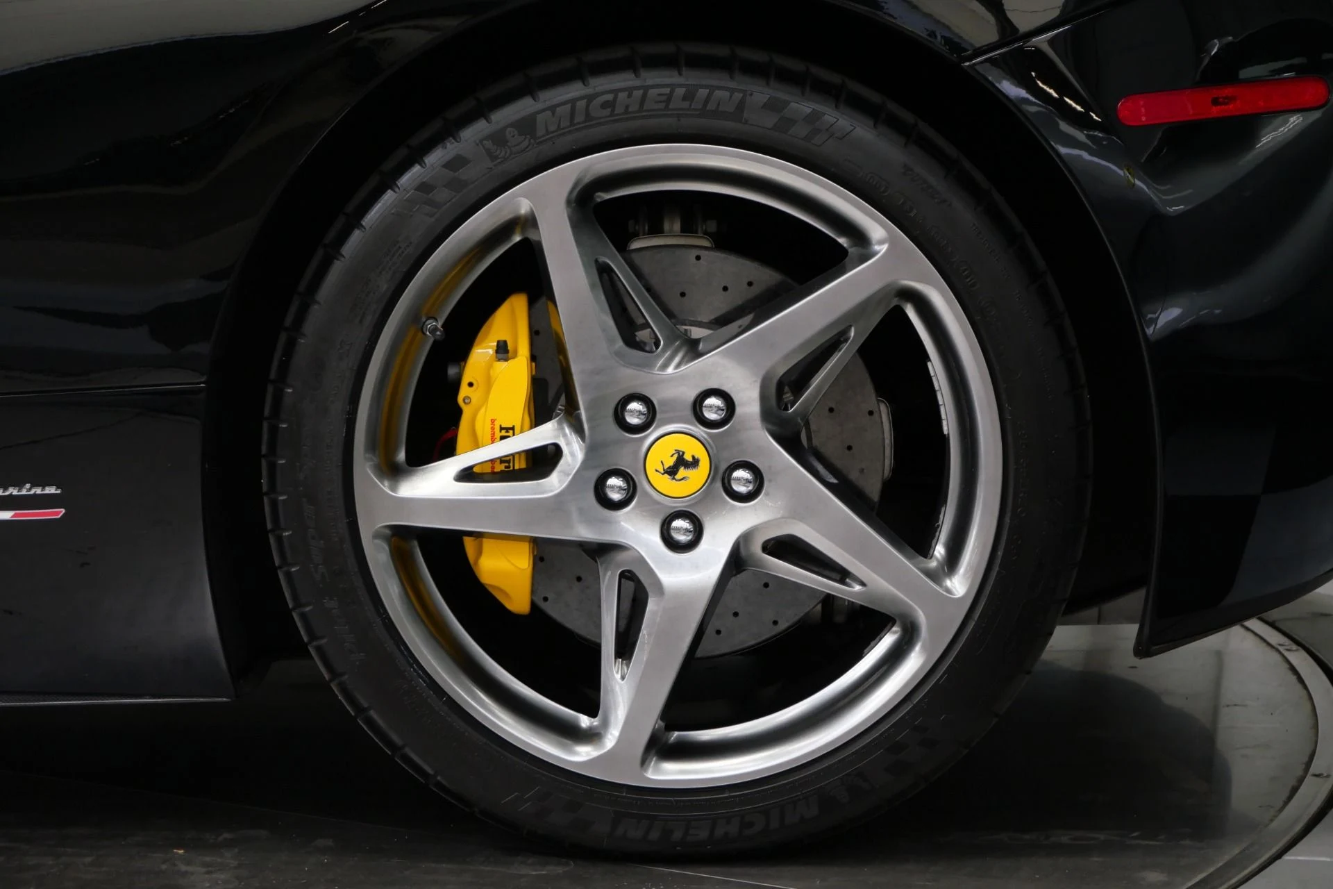mph010_1550189186_Used_2013_Ferrari_458_Spider_1758308193_b70d4b0d8b