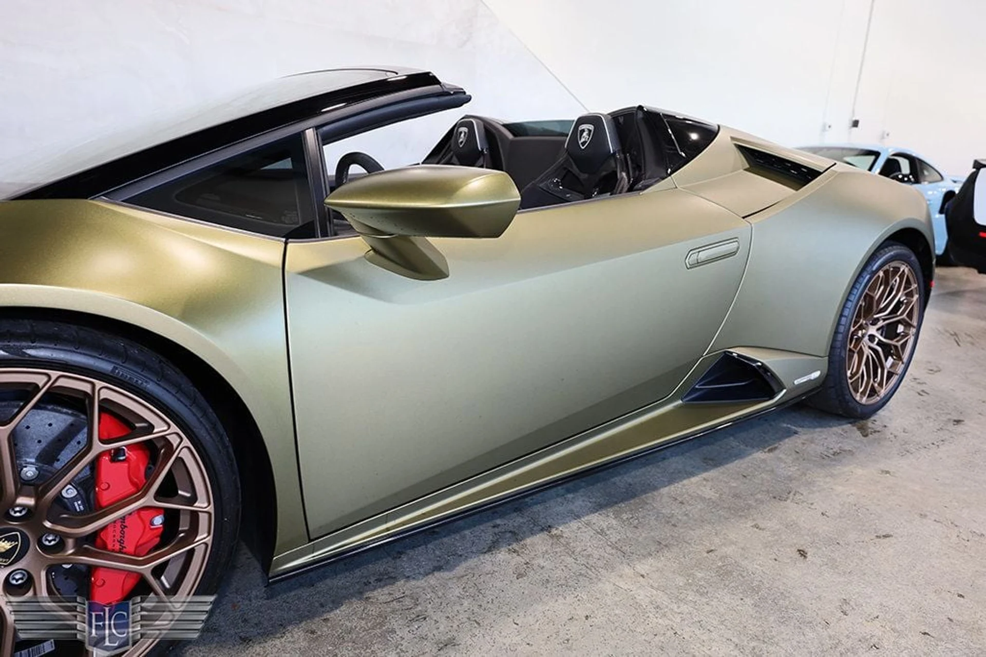 mph010_1552072504_used_2022_lamborghini_huracan_evo_spyderrwd_9689_22989823_11_1024_c40e81dbad