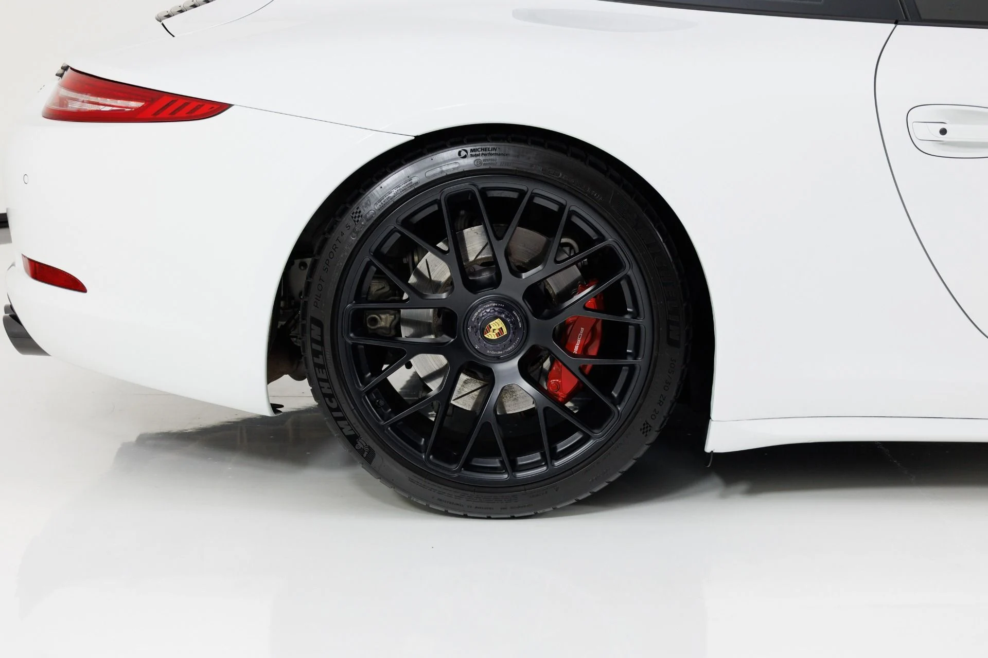 mph010_1552824706_Used_2016_Porsche_911_Carrera_GTS_1792778162_0b4f729df8
