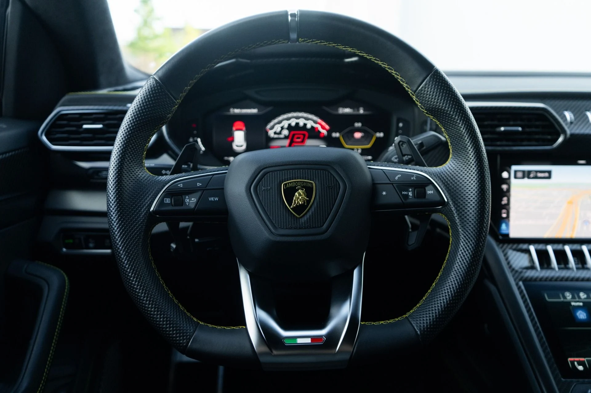 mph010_1556091407_Used_2021_Lamborghini_Urus_1770744627_64ed123841