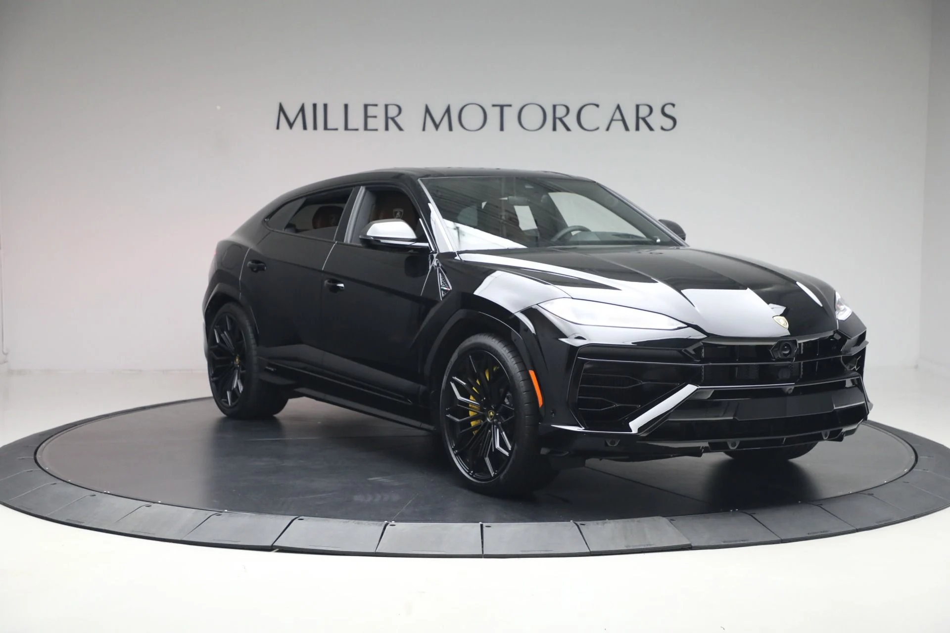 mph010_1561353002_Used_2025_Lamborghini_Urus_SE_1779826713_4121d1077c
