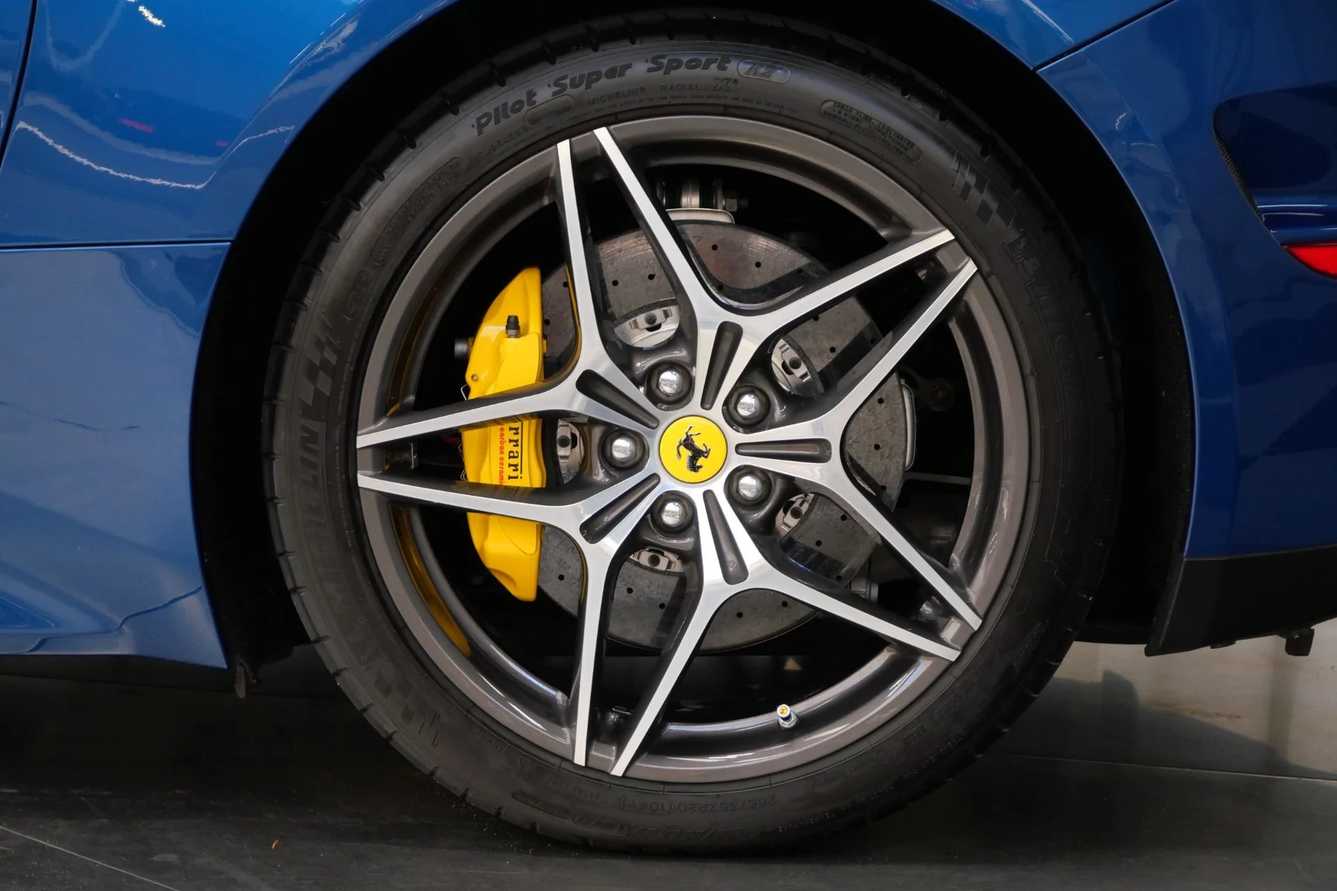 mph010_156534123_Used_2017_Ferrari_California_T_1759252098_03c1086e82