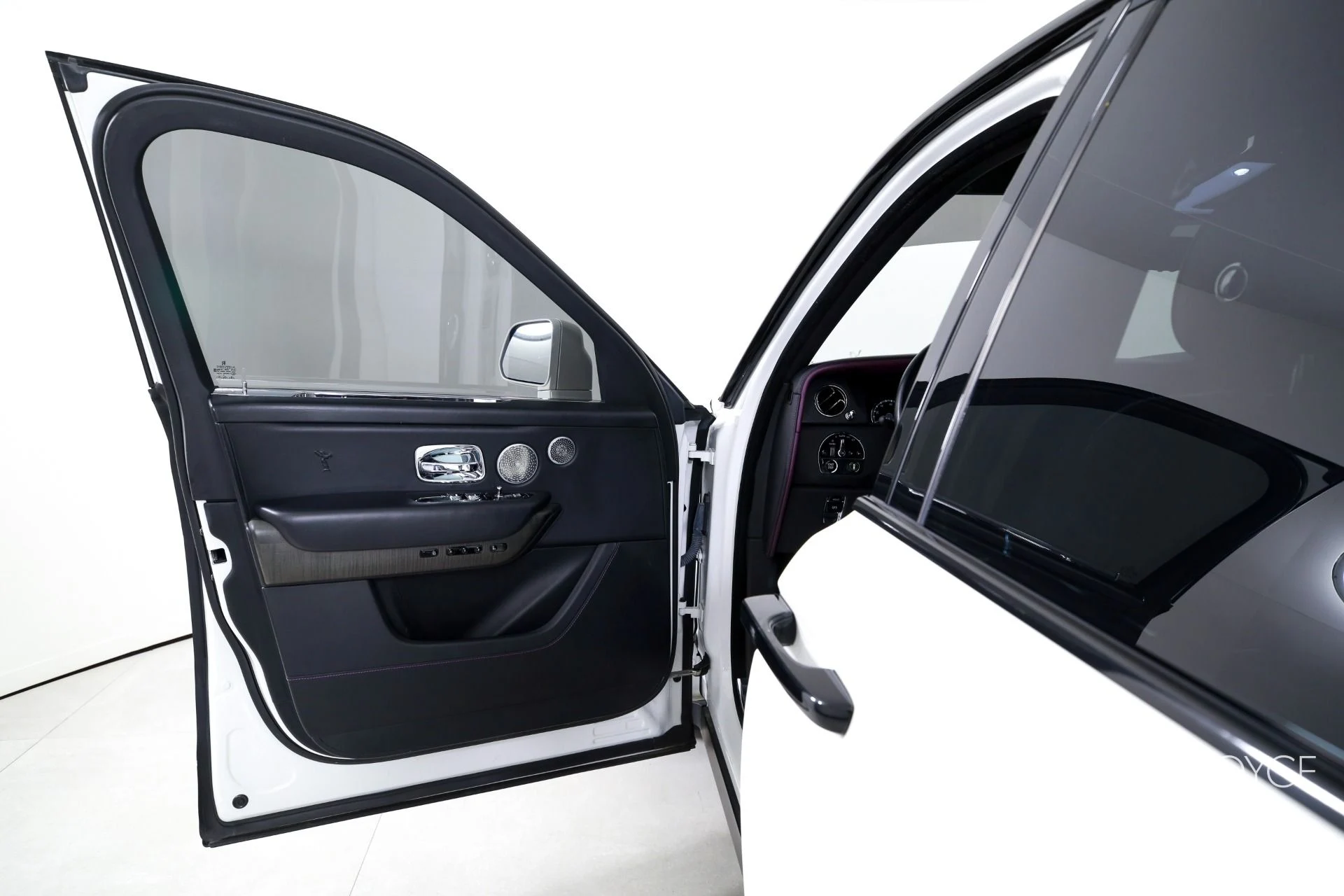 mph010_1570556079_Used_2019_Rolls_Royce_Cullinan_1771361502_bd451539da