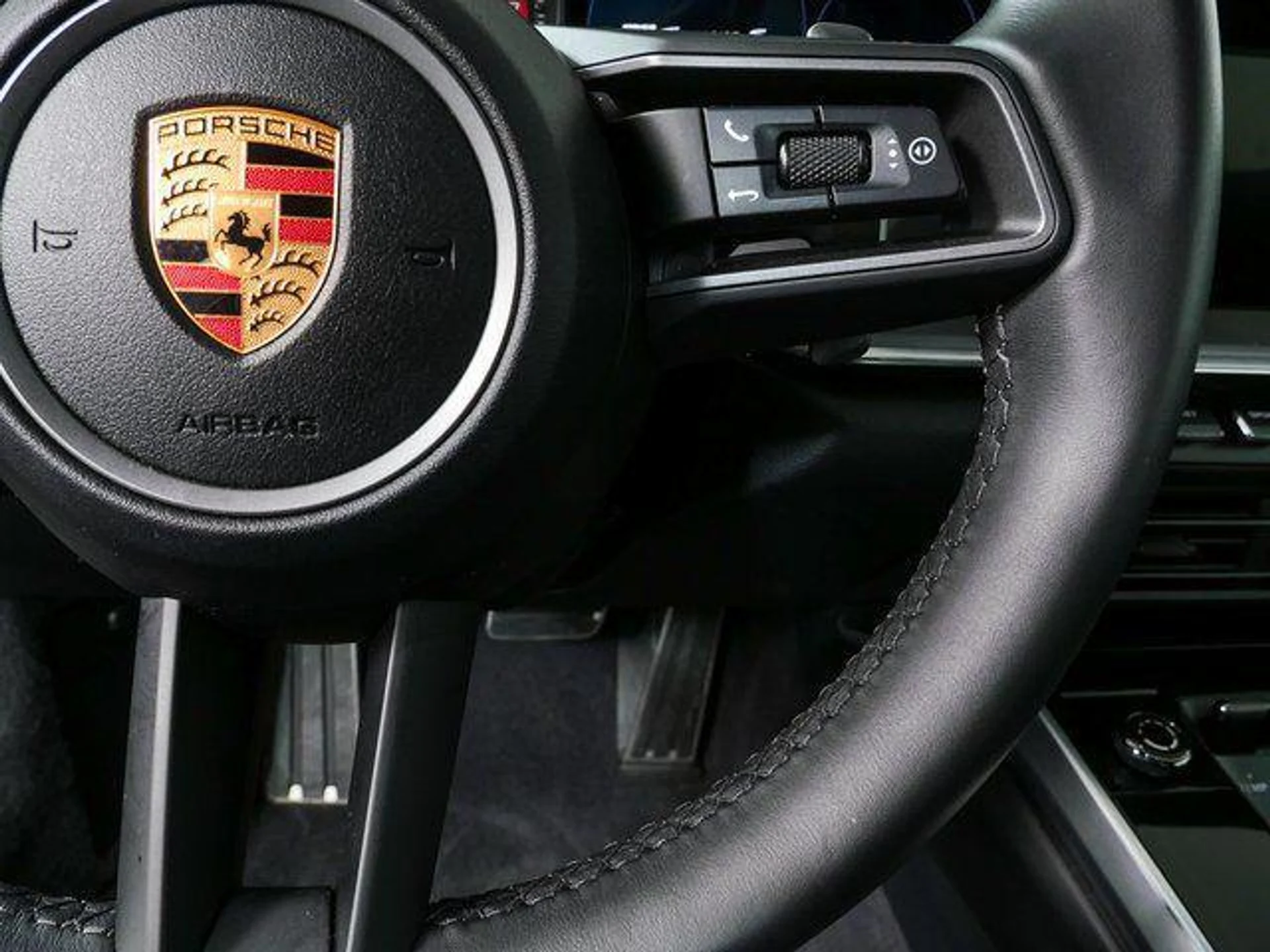 mph010_1571948755_fo_BA_Nyizuzr_Dkv_GTD_Ebn_Iw0szw_ec8f7da7a0