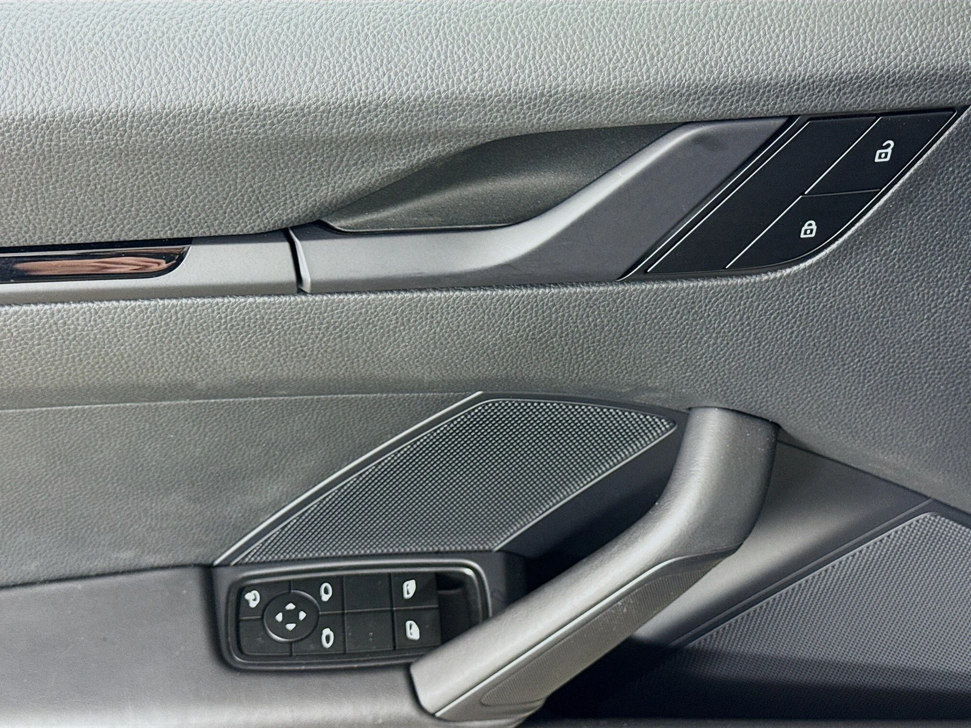 mph010_1572110603_b09ac70deb662c81edfec77cdd6321a7x_11ea7f2e75