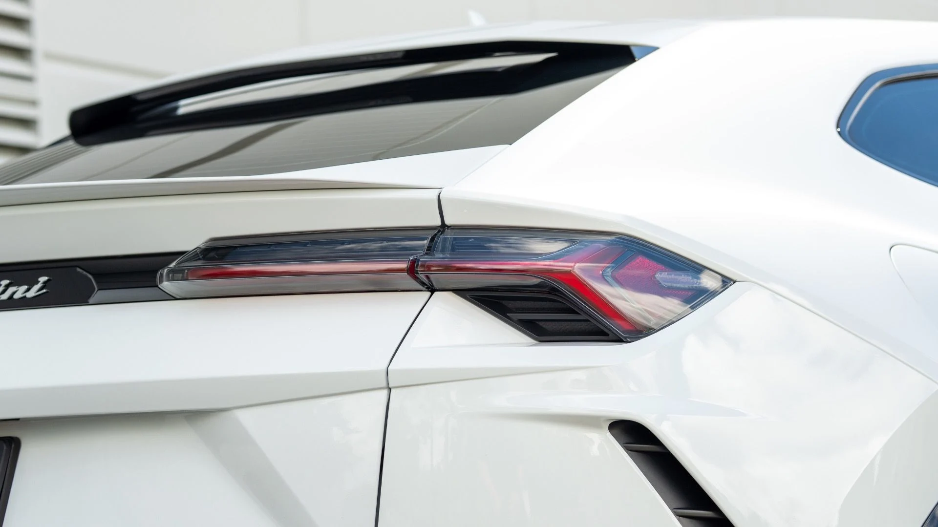 mph010_1573609054_Used_2021_Lamborghini_Urus_1754681879_32e7375cc6
