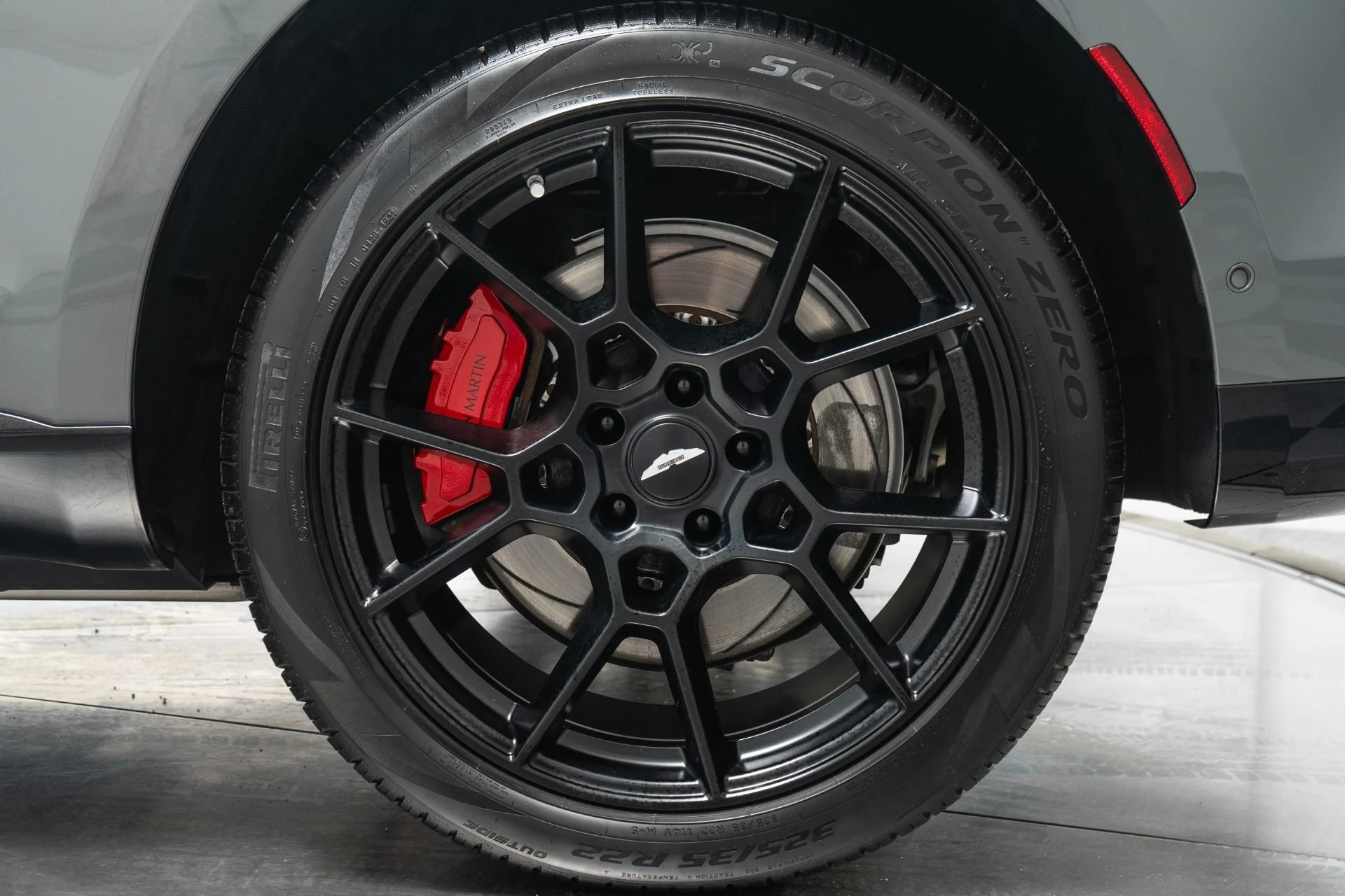 mph010_1576647079_Used_2022_Aston_Martin_DBX_1755547970_9577699aeb