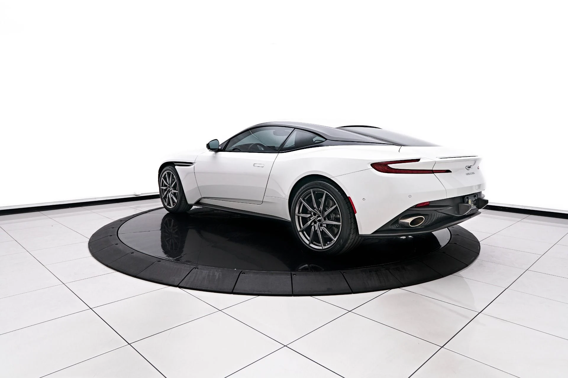 mph010_158489706_Used_2019_Aston_Martin_DB_11_Base_1758851286_13bca35c98