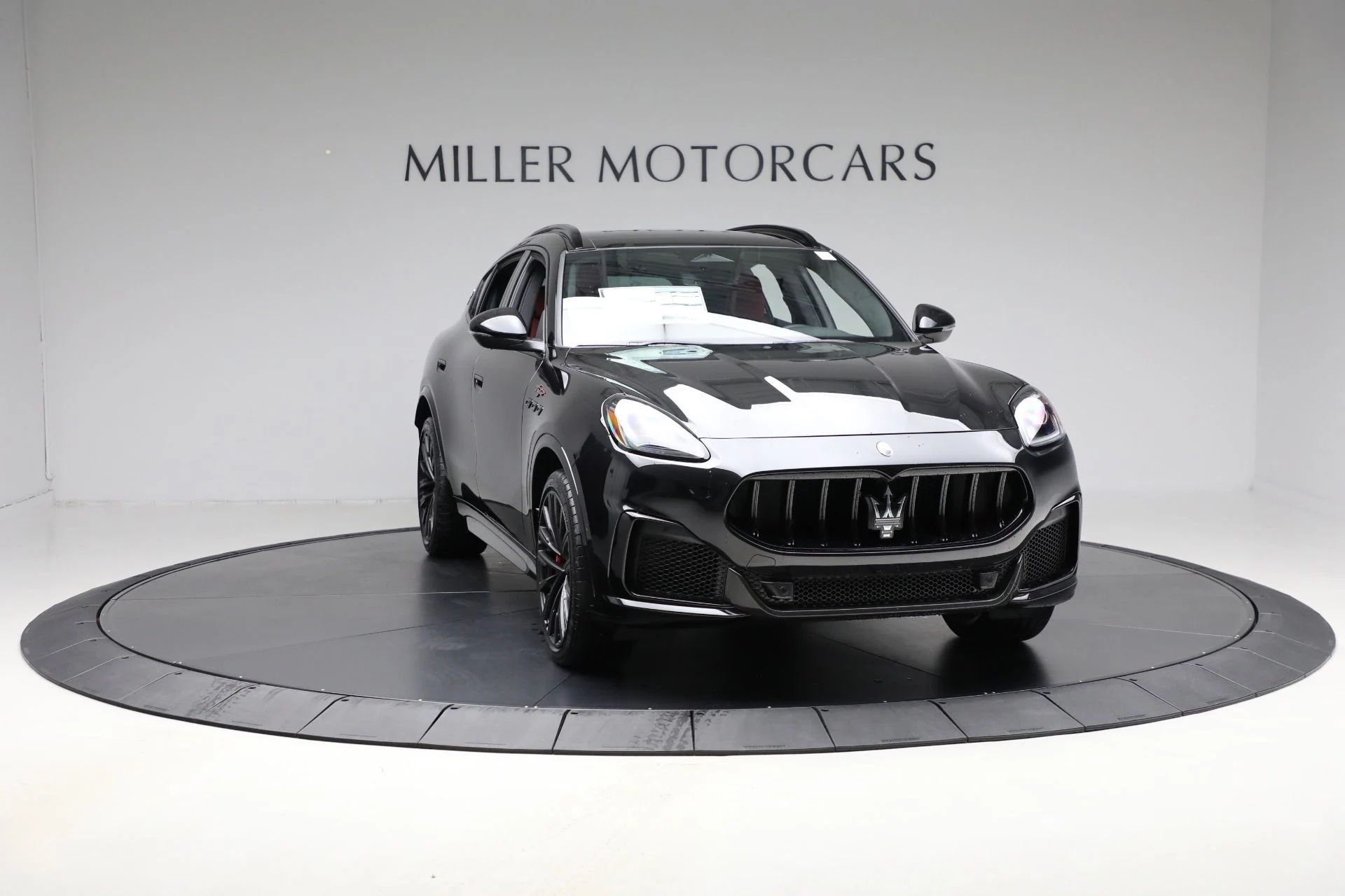 mph010_1590475955_New_2025_Maserati_Grecale_Trofeo_cd861eae3f
