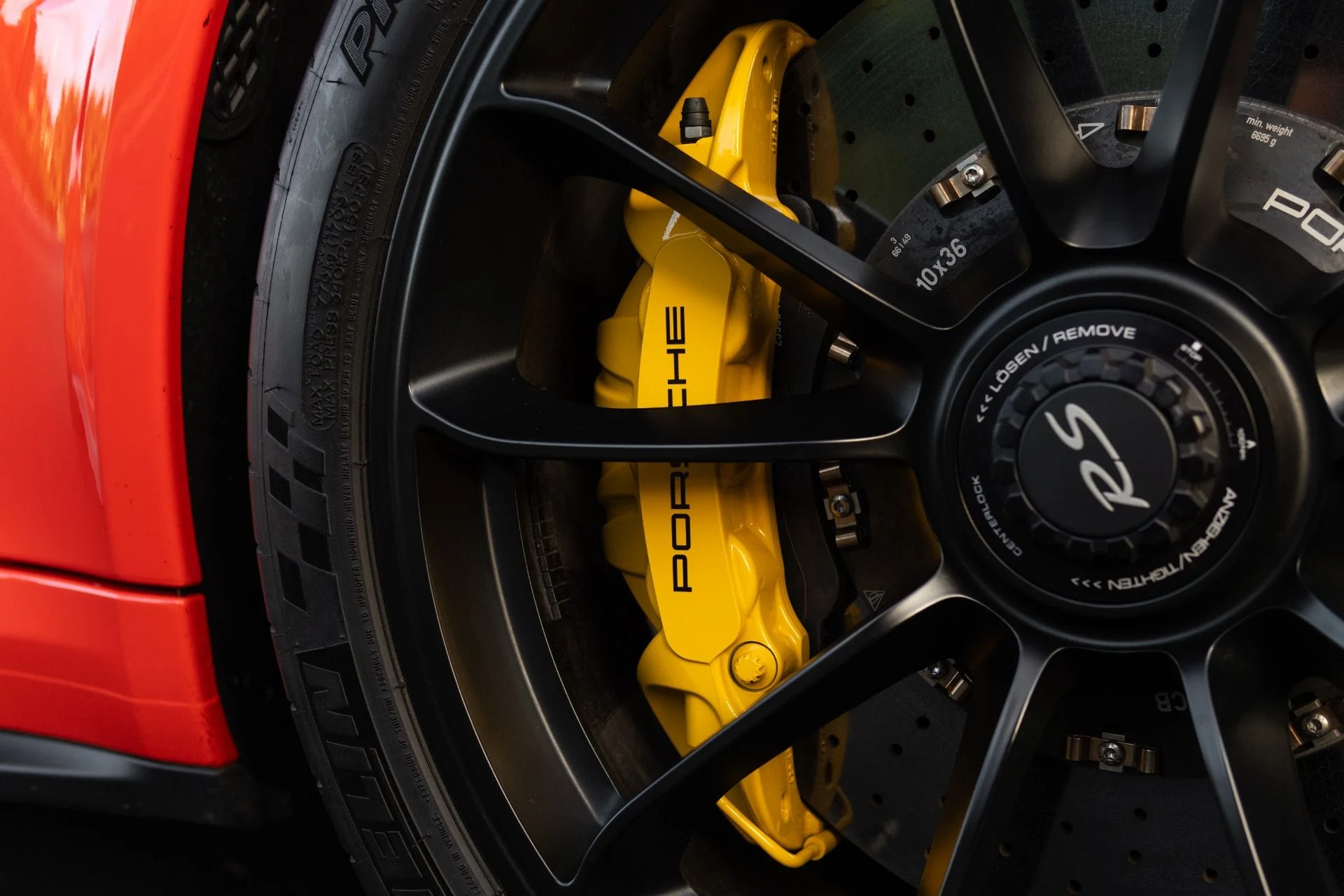 mph010_1600800835_Used_2016_Porsche_911_GT_3_RS_1766773556_d56e9d1c50