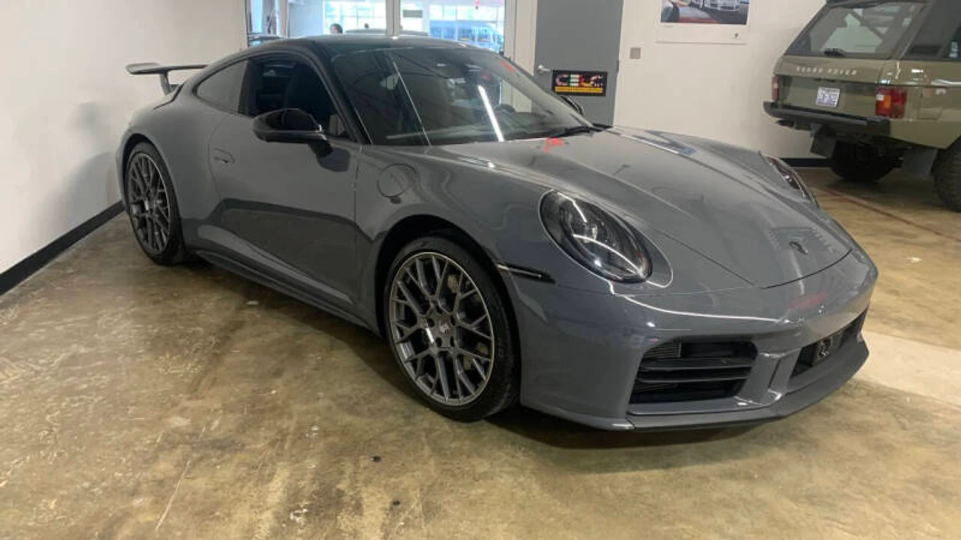 mph010_1605025185_2025_porsche_911_carrera_2dr_coupe_96d64f7b36