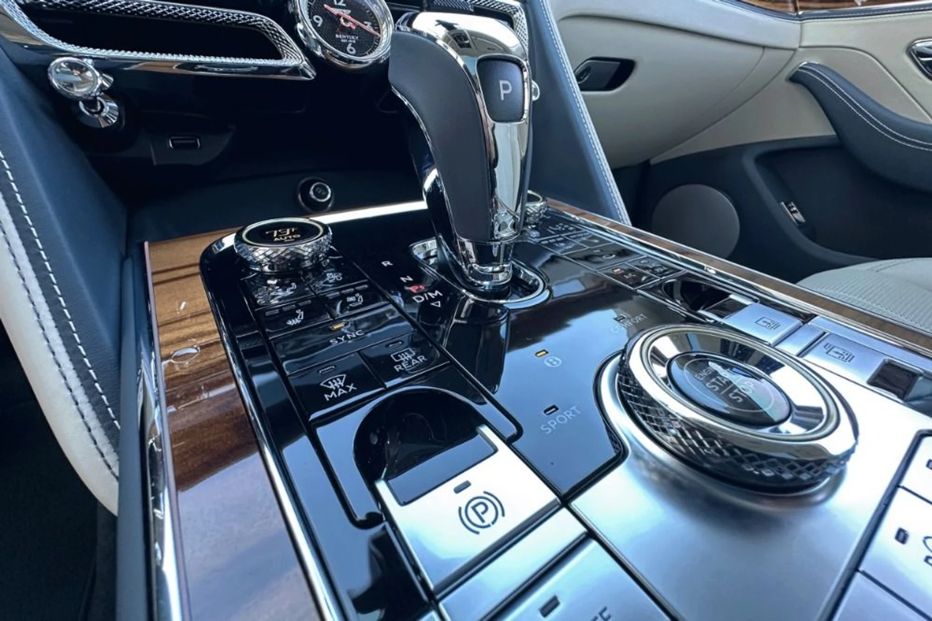 mph010_1605155047_Used_2024_Bentley_Flying_Spur_Edition_8_1769780862_1eb608cd90