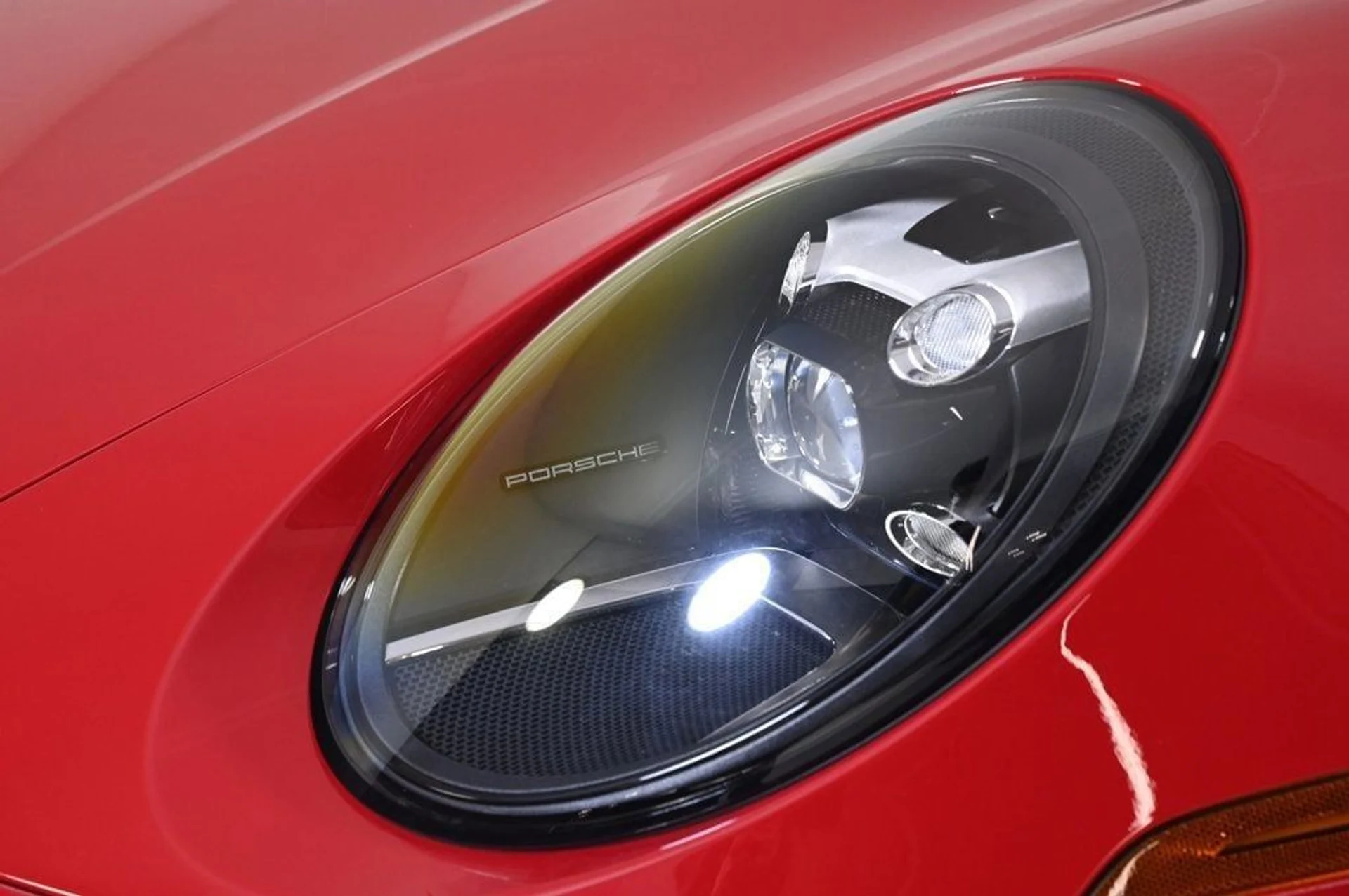 mph010_160559376_5edbe18948b24d3bb7d05c2fb5e2266d_e2768ec4c0