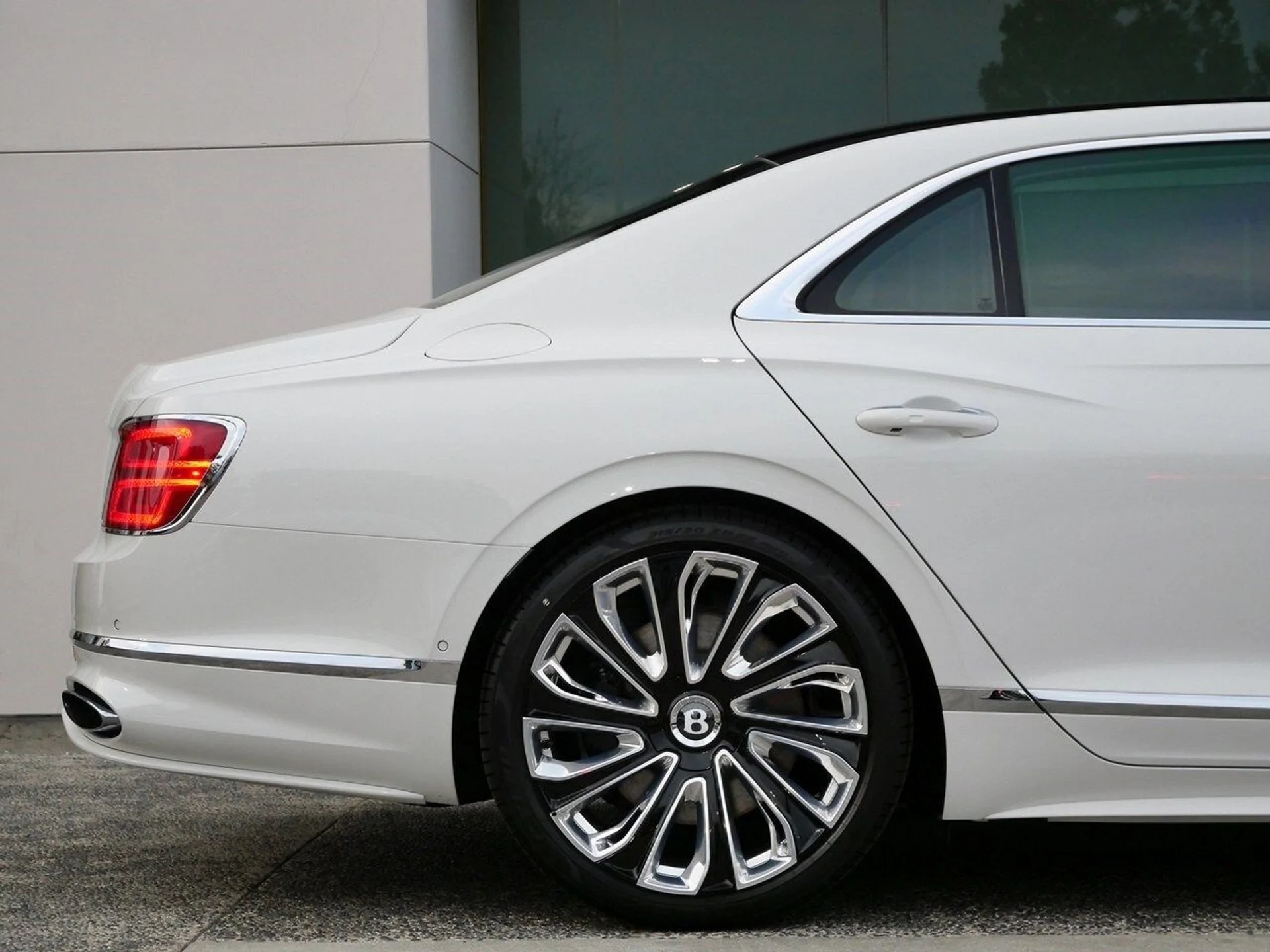 mph010_161359932_e29164488f8d204d1c9b19954ae22950x_e8a40ff2d6