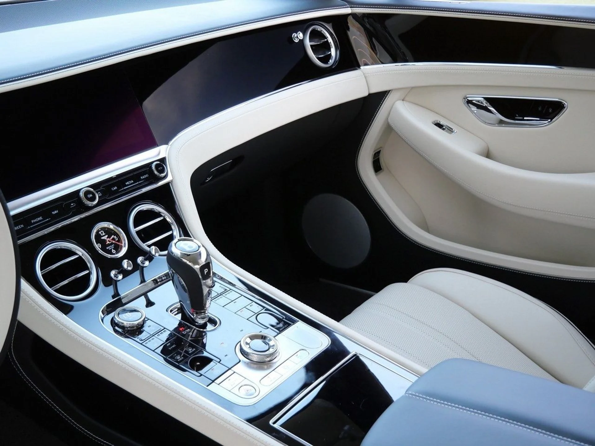 mph010_162033642_db204900bc0b8458501642c393fdbaa7x_5c32c98415