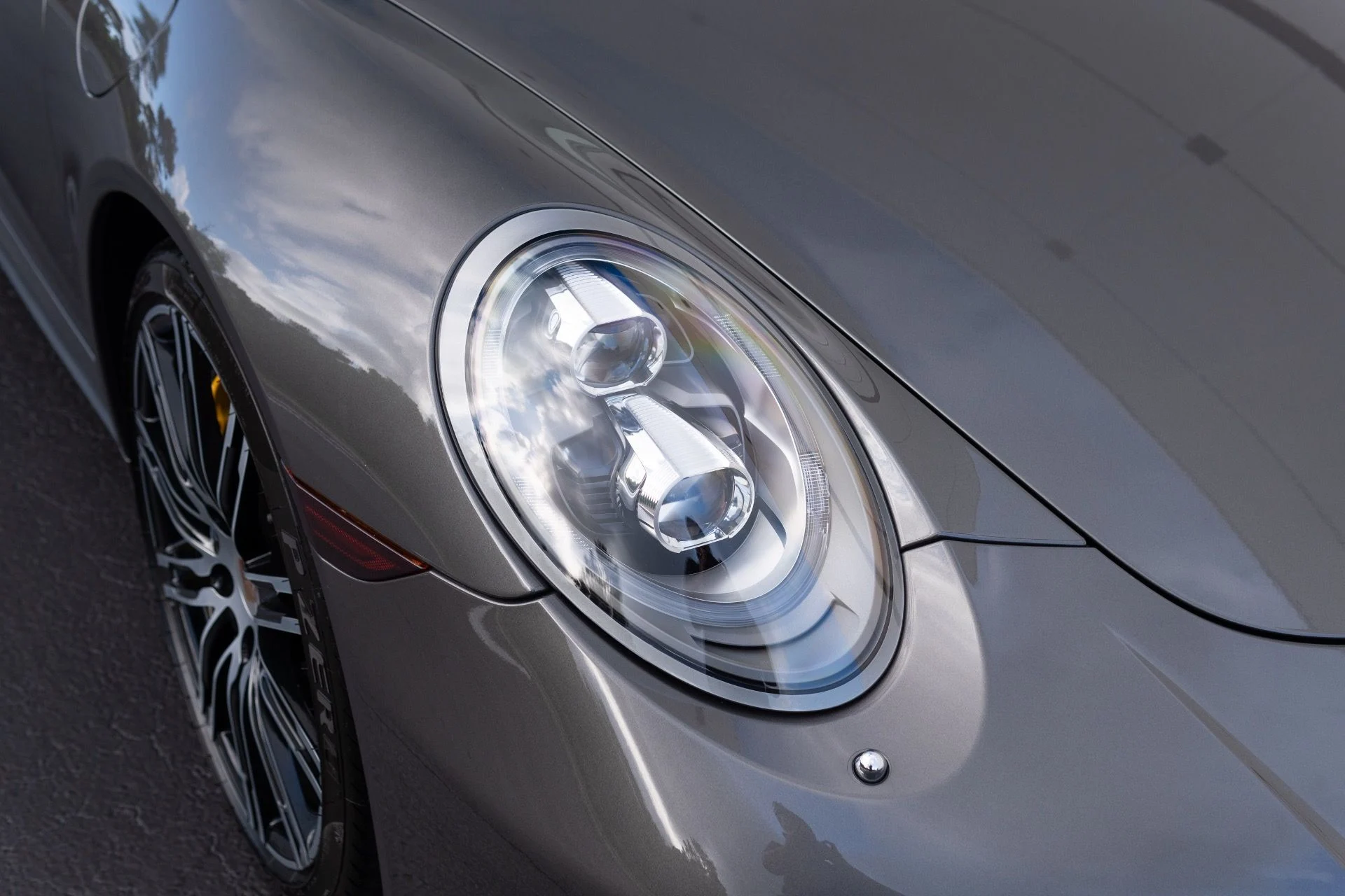 mph010_1624074855_Used_2014_Porsche_911_Turbo_S_1777344663_a237c063ff