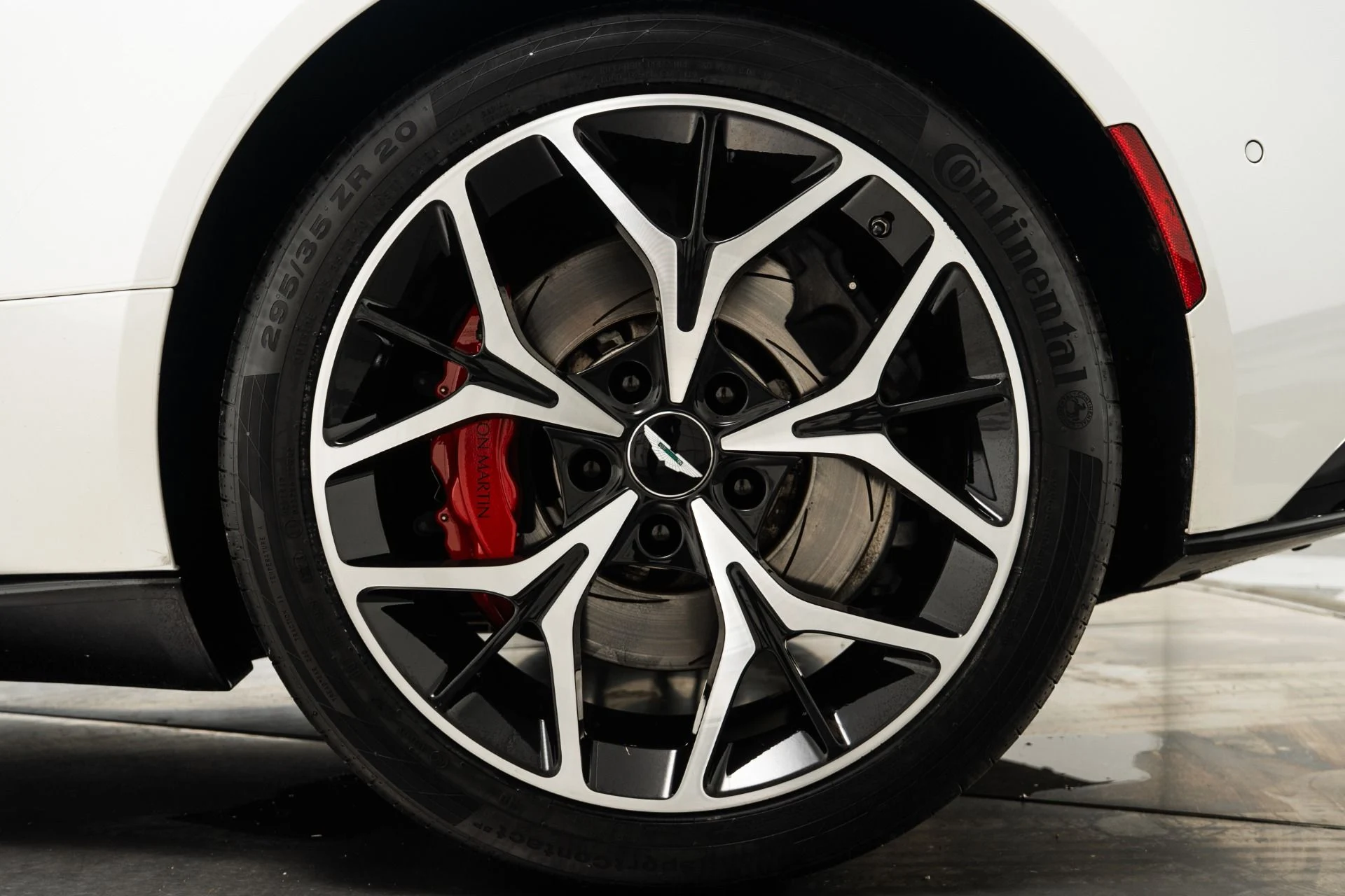 mph010_1624529036_Used_2019_Aston_Martin_DB_11_Volante_1760477407_09b0cbe117