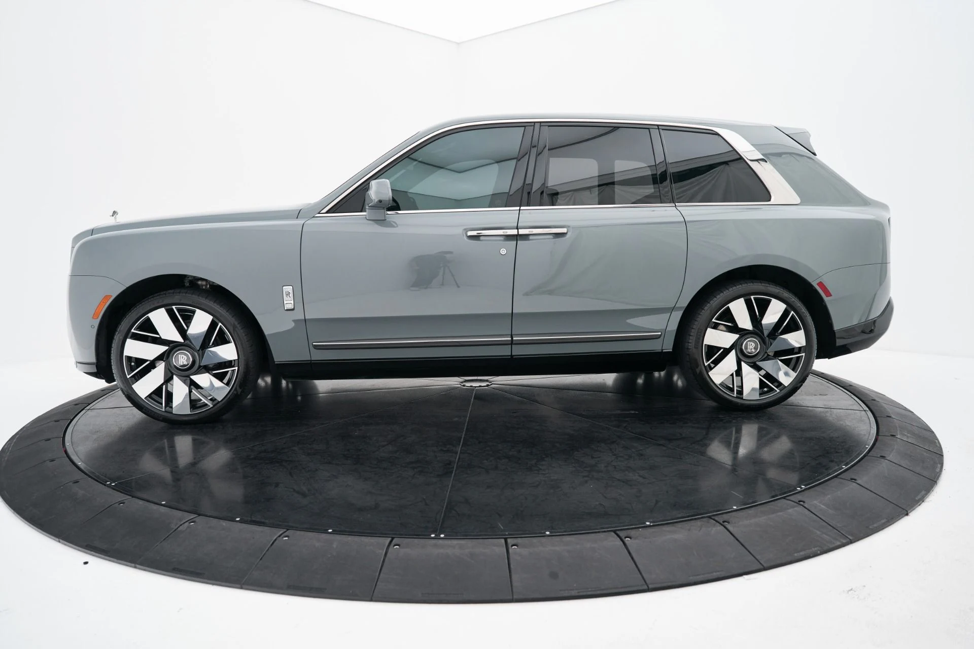 mph010_1631654138_Used_2025_Rolls_Royce_Cullinan_Base_1792628391_a0626d3e66