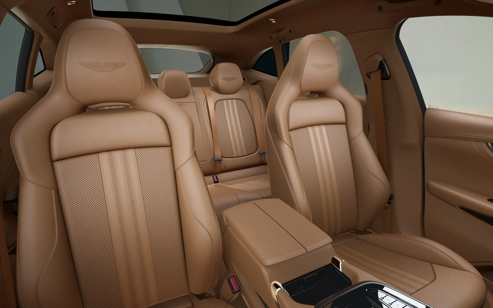 mph010_1632208579_New_2026_Aston_Martin_DBX_707_1765814958_44bc3a651c