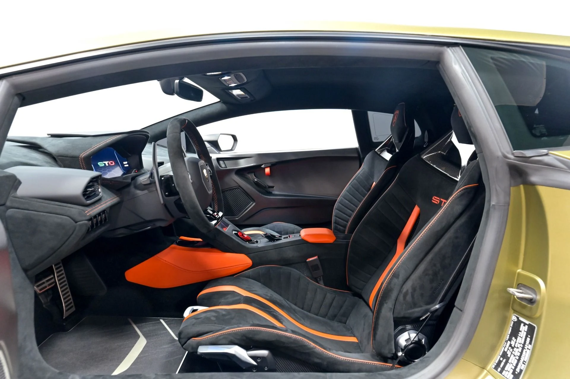 mph010_1636103374_Used_2023_Lamborghini_Huracan_STO_1782768497_eb406d602d