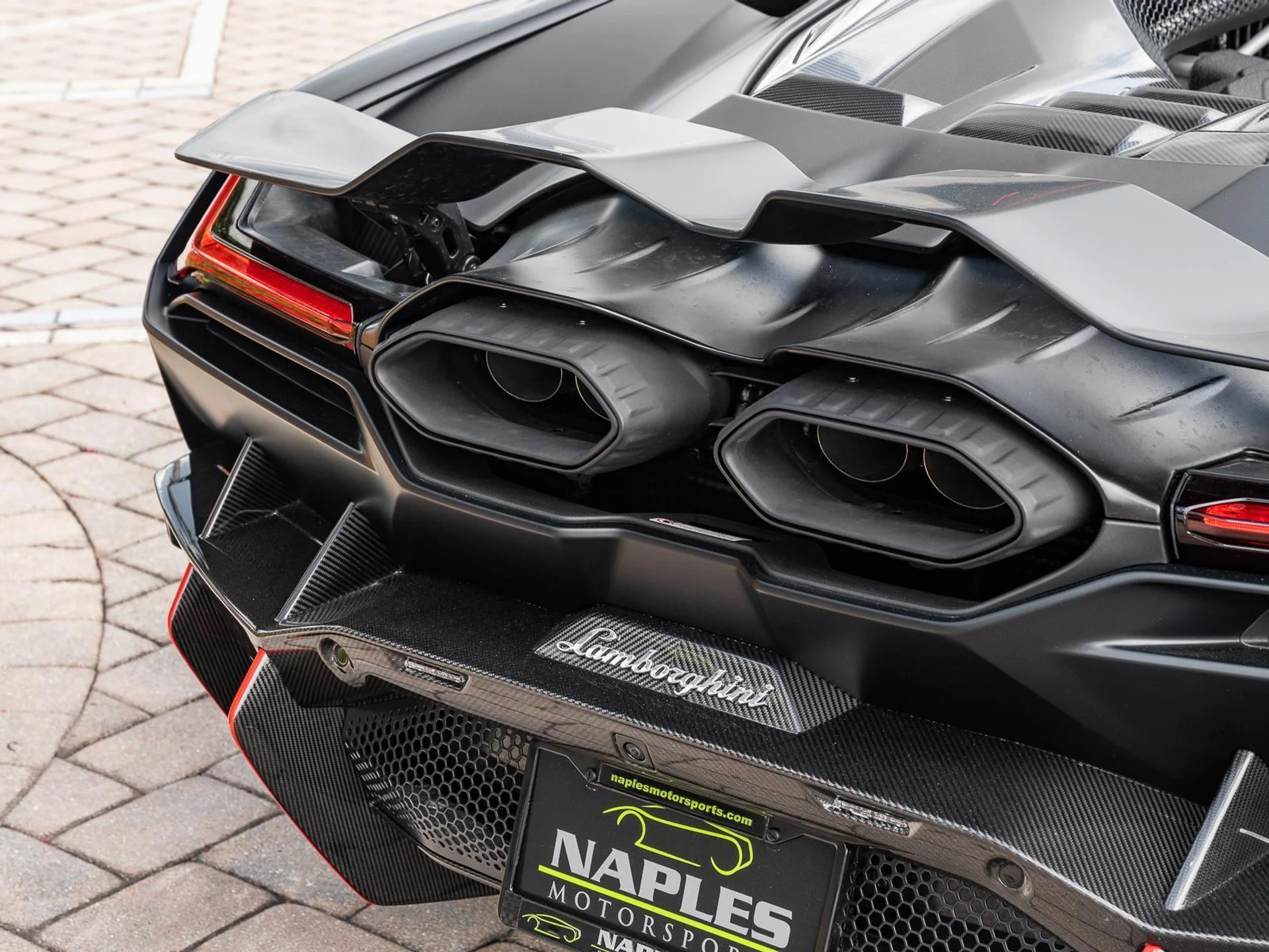 mph010_1646599540_Used_2024_Lamborghini_Revuelto_Coupe_1772801263_8b5d66e867