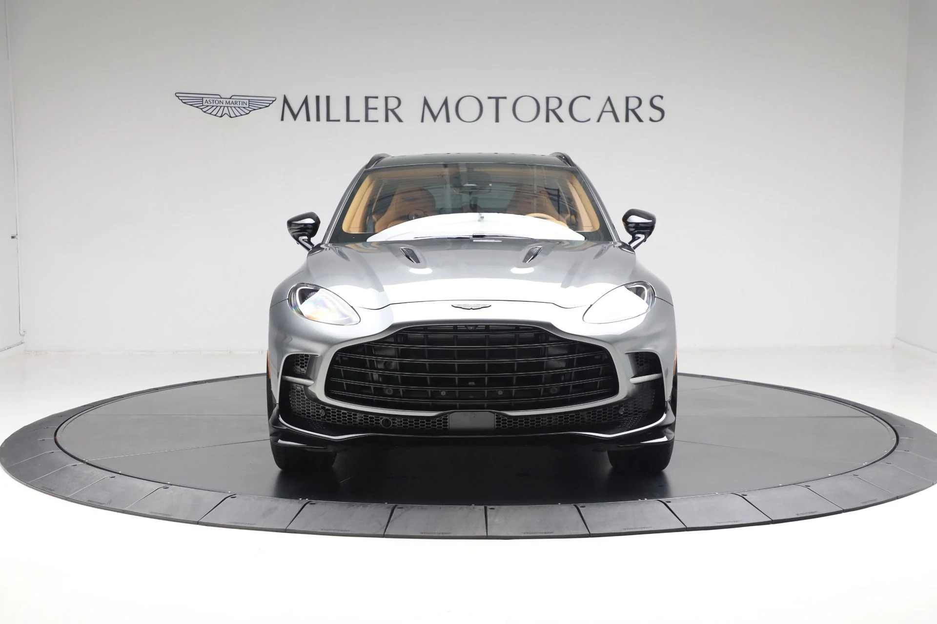 mph010_1648385568_New_2025_Aston_Martin_DBX_707_707_5bb33c8b7d