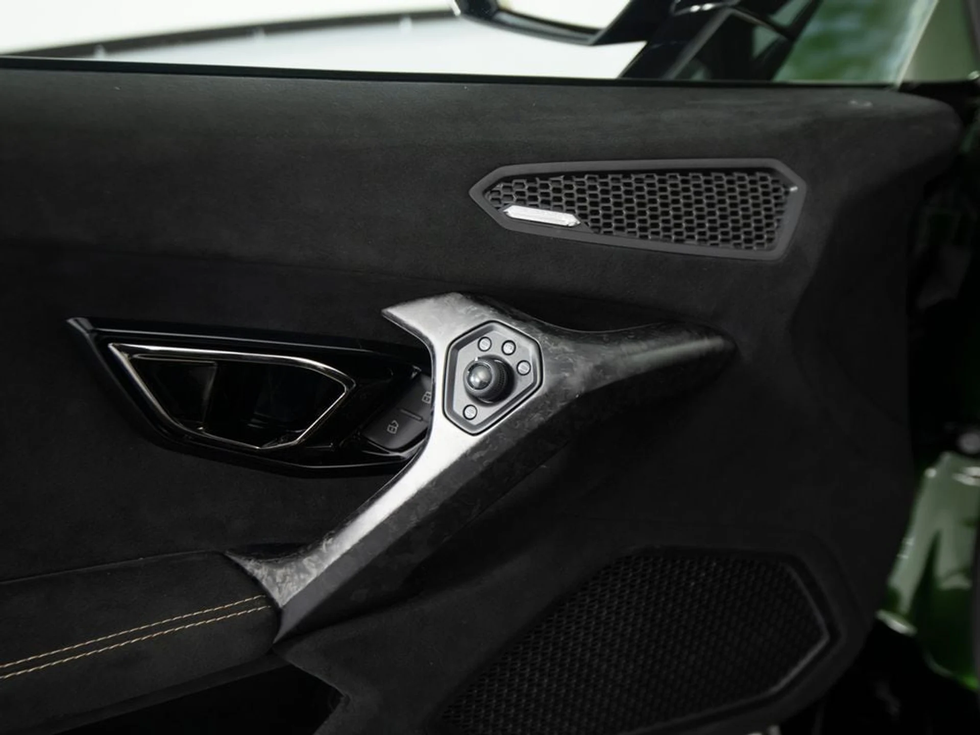 mph010_164870106_94295eee60ebbd57c526b8941a3493a1x_a60c11cc41